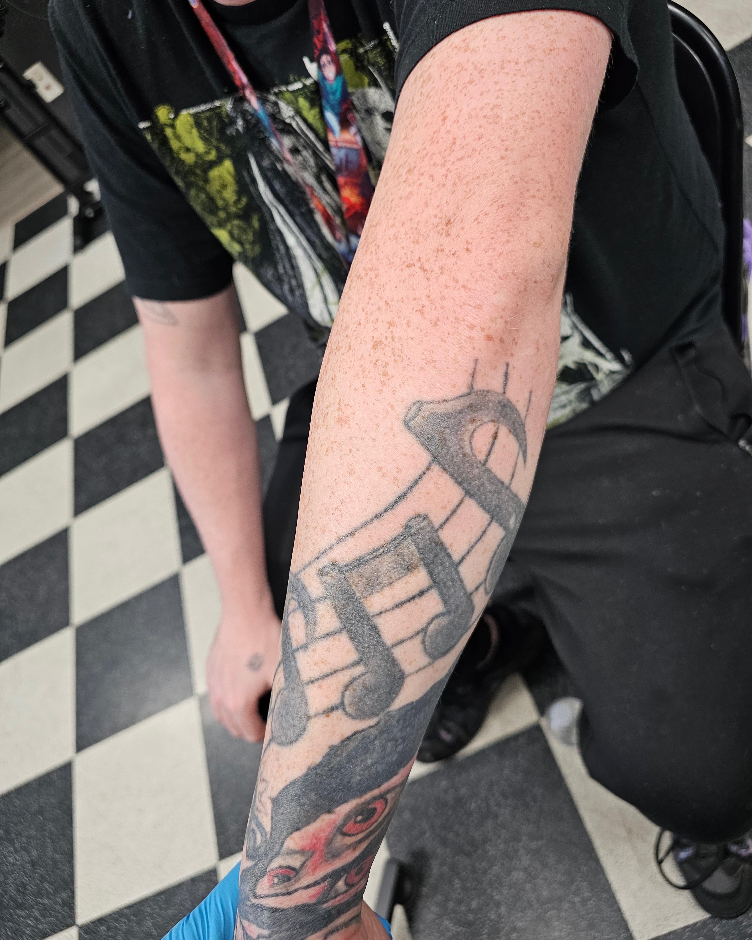Tattoo by @whatthehecker88 — black_and_grey