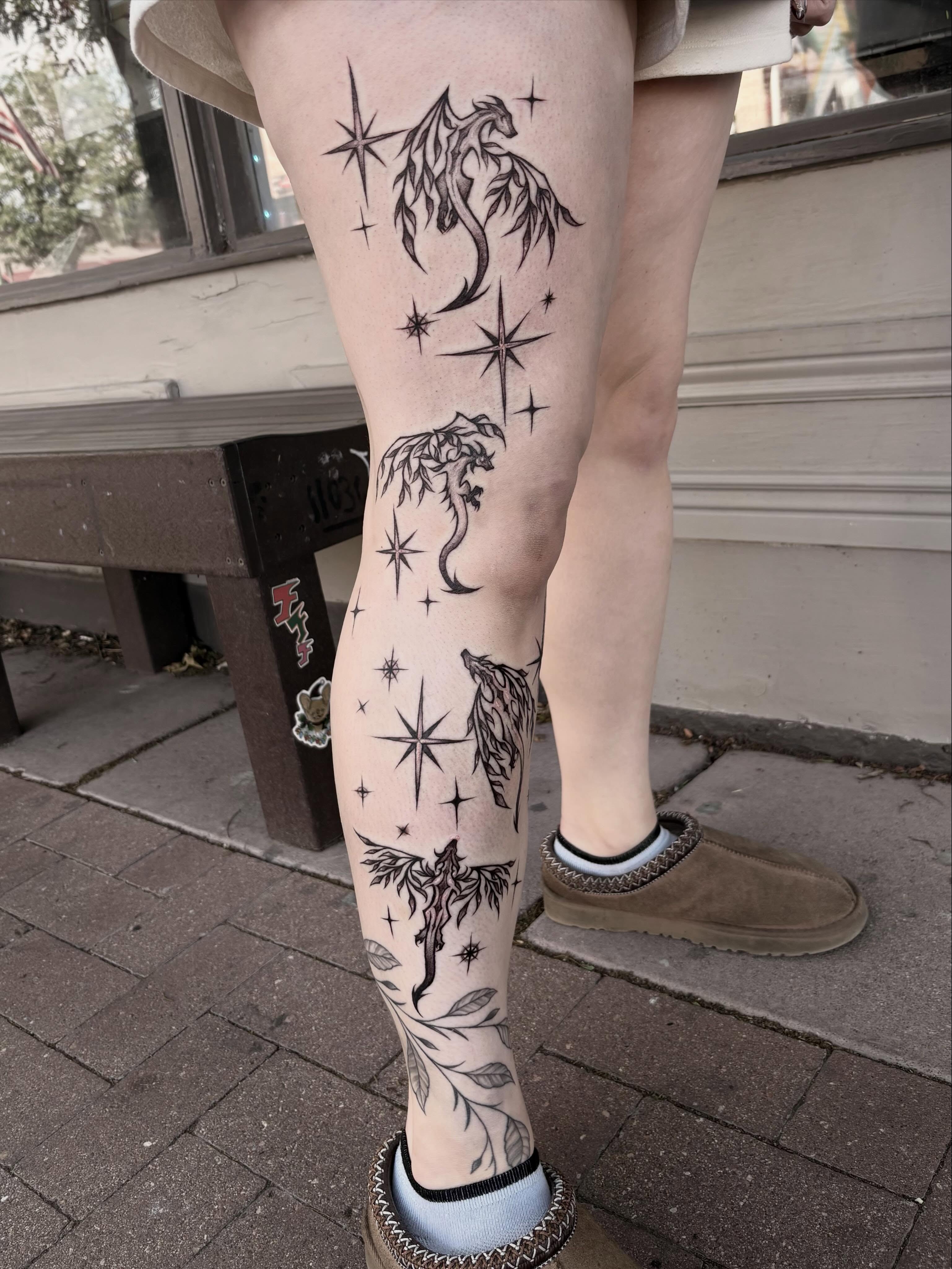Tattoo by @lynscorpse — black_and_grey