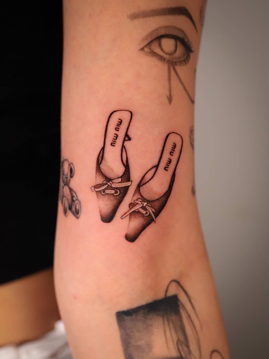 Tattoo by @danithedavinci — fine_line, black_and_grey