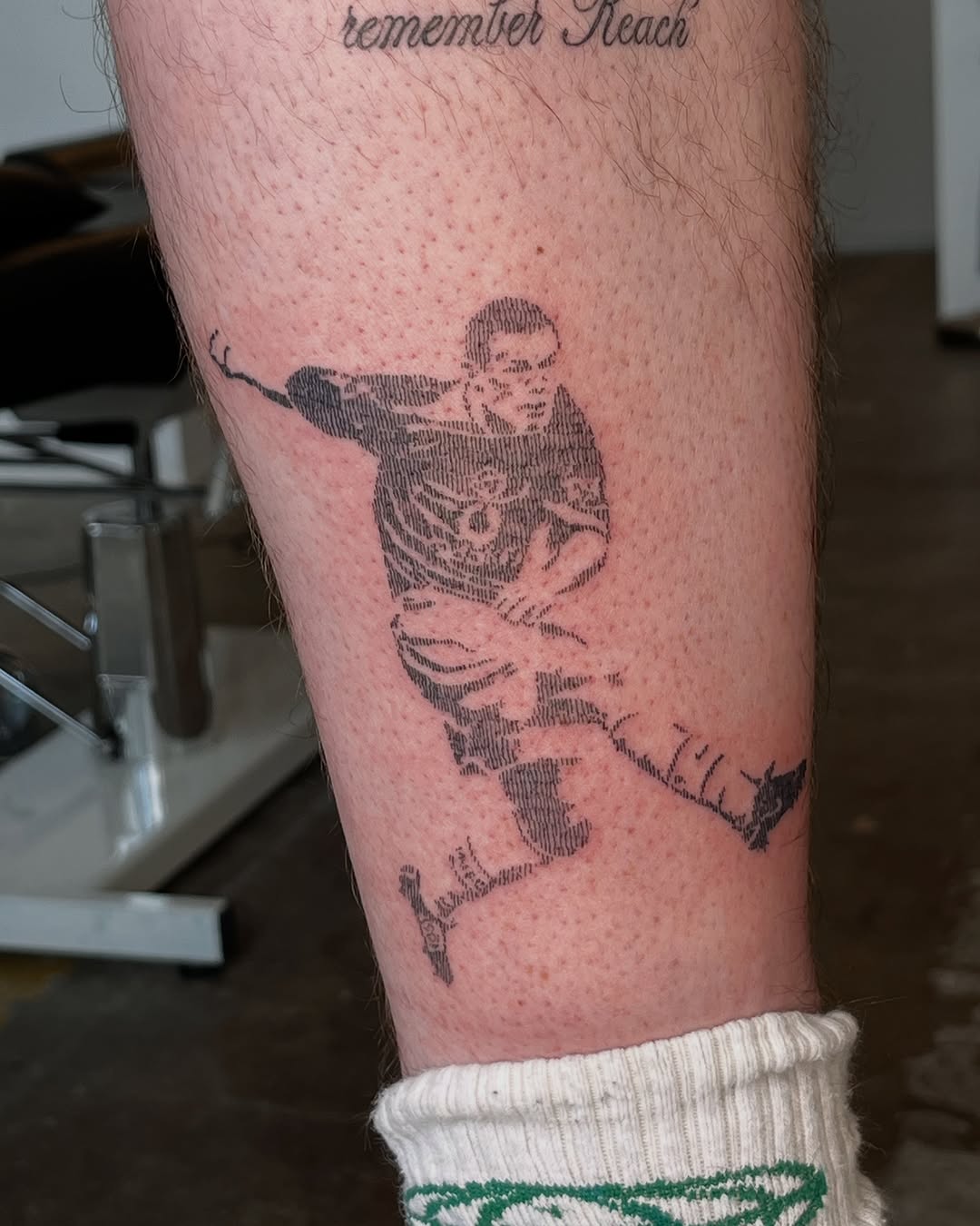 Hockey player tattoo on the leg by Gap⋆head