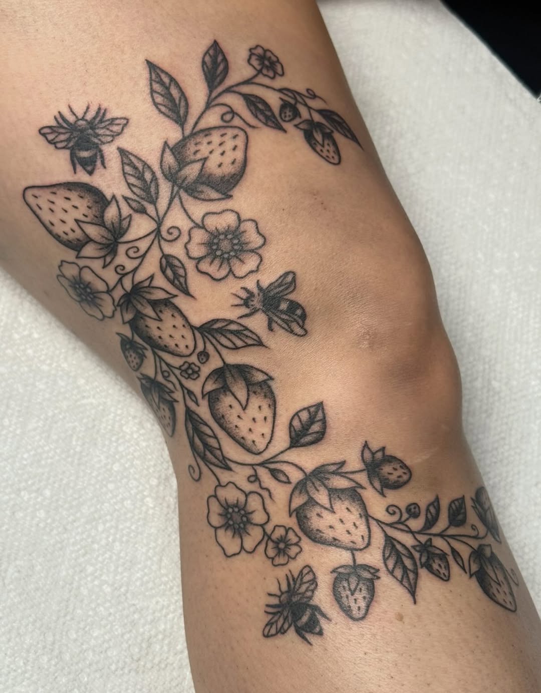 Tattoo by @tradkatz — fine_line, dotwork