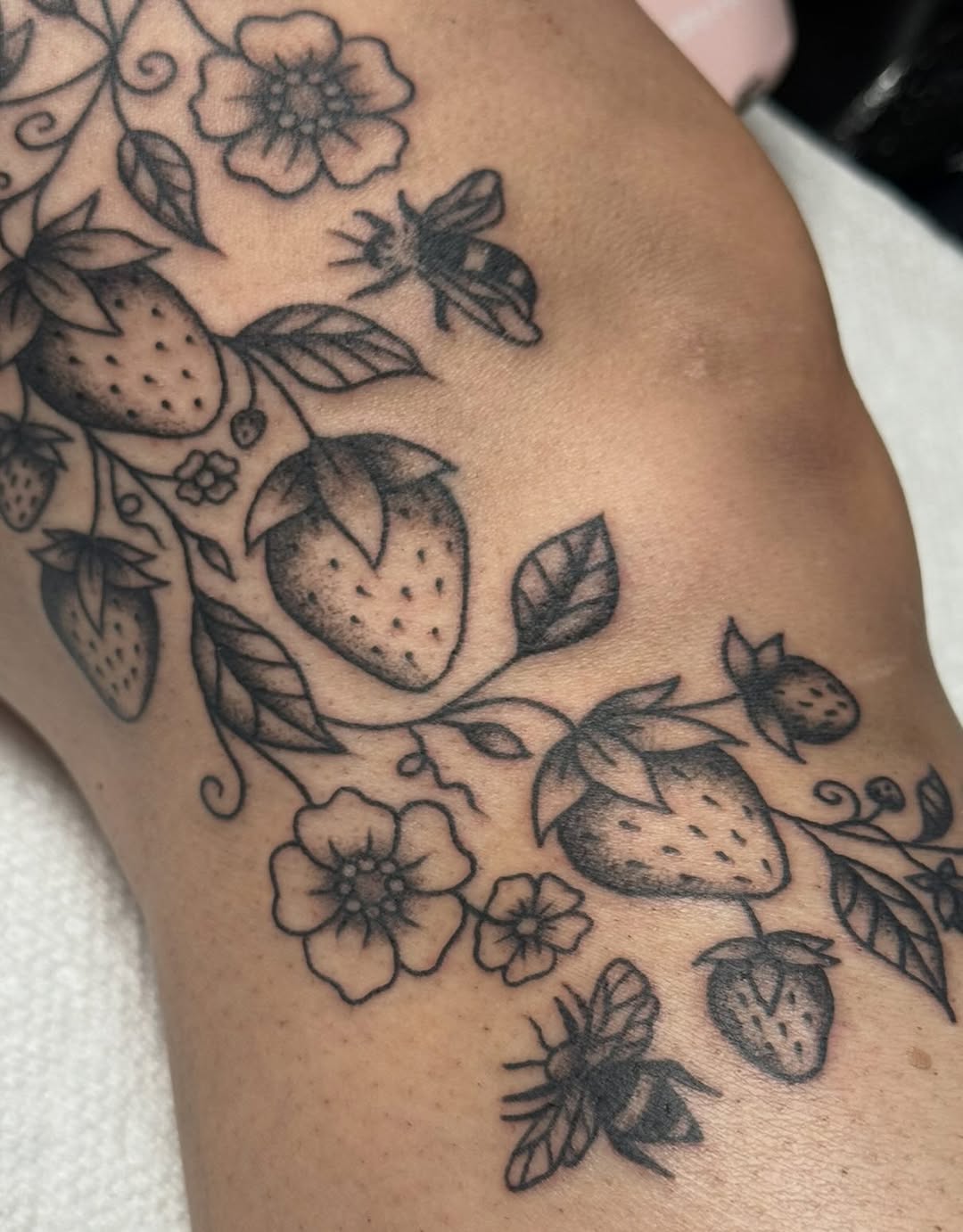 Tattoo by @tradkatz — fine_line, dotwork