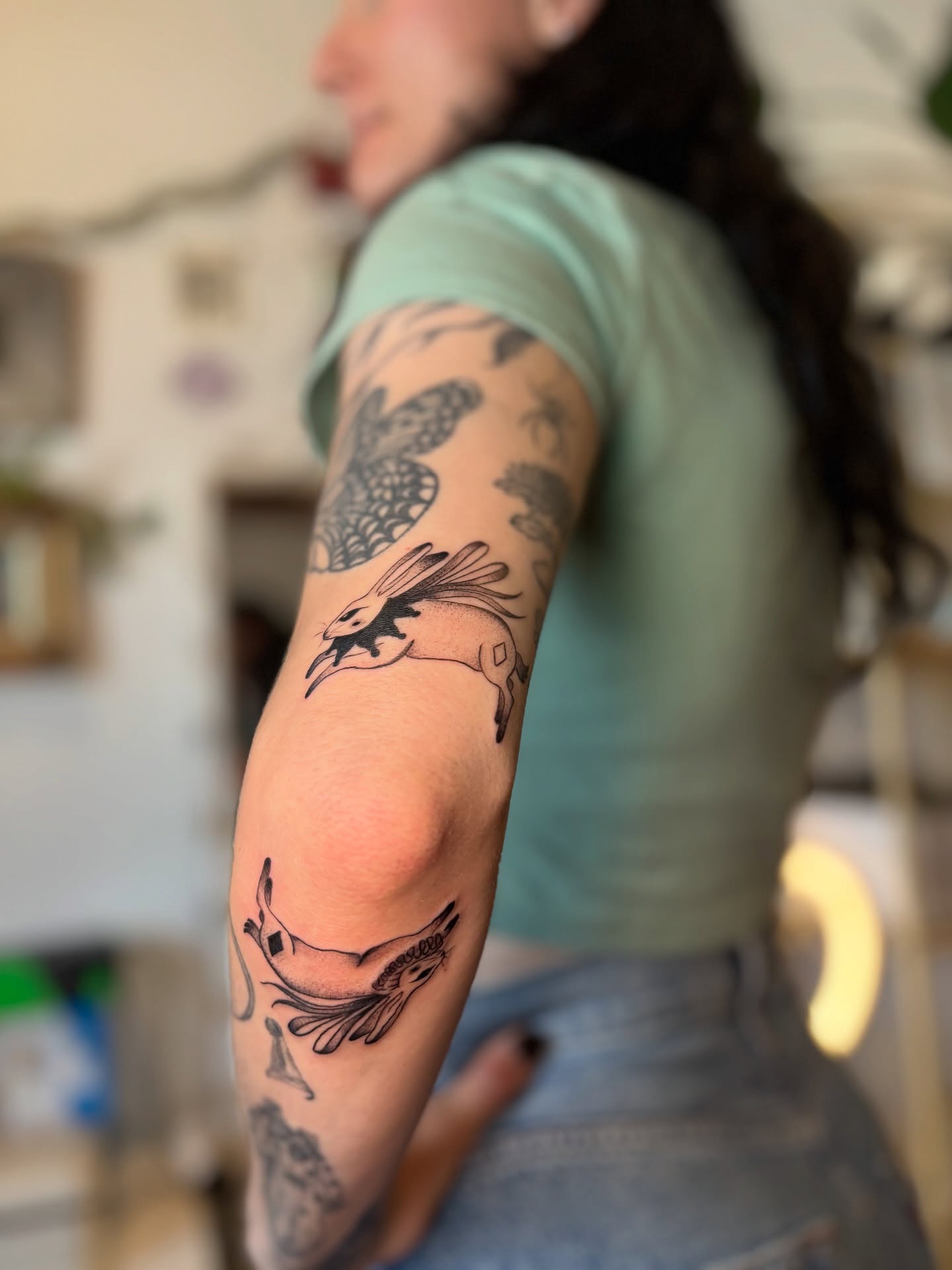 Bird black and grey tattoo on the forearm by carla sofia