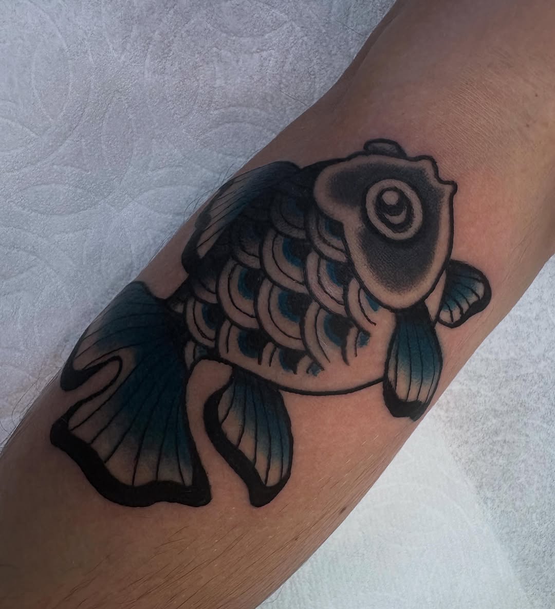 Tattoo by @lindseycvtattoo — japanese_irezumi, black_and_grey