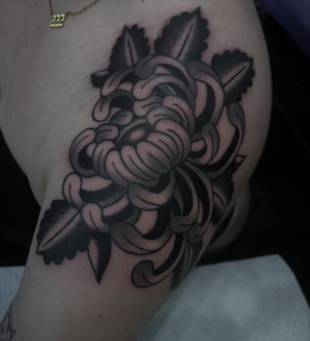 Tattoo by @lindseycvtattoo — japanese_irezumi, black_and_grey