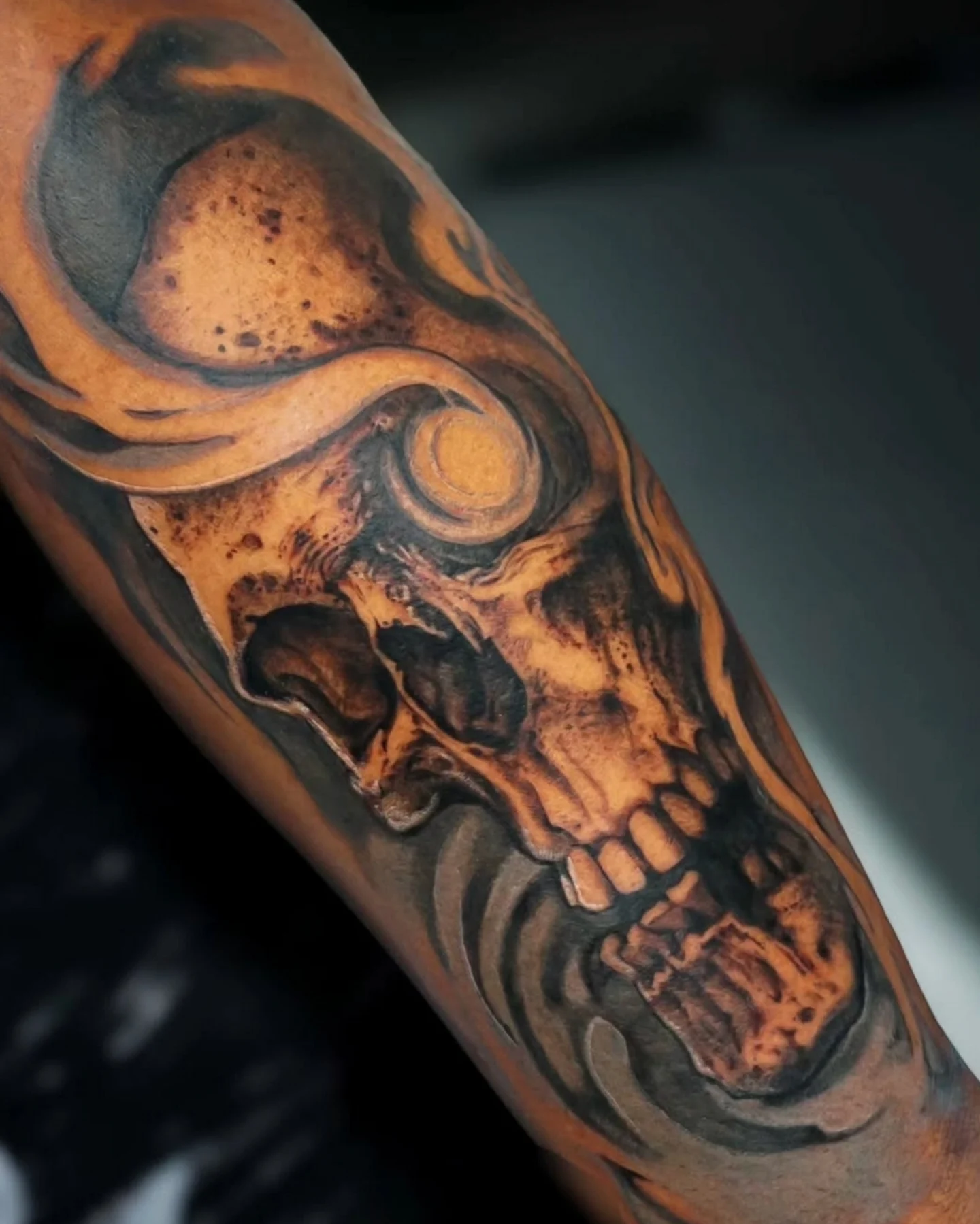 Skull realism tattoo on the forearm by Bo
