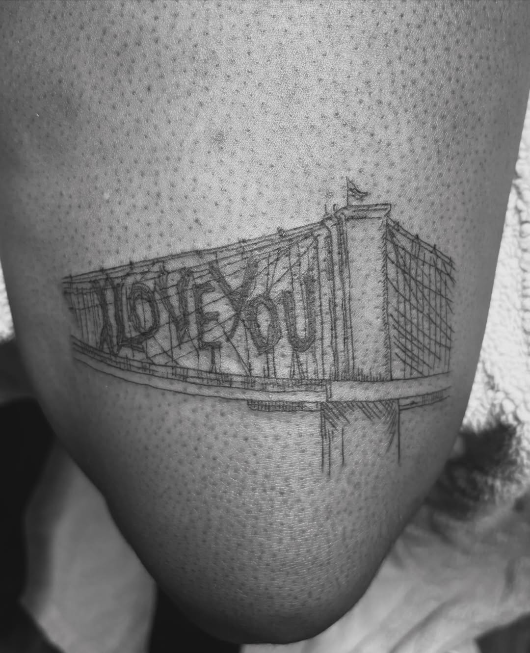Sydney bridge black and grey tattoo on the thigh by @secretlinetattoo