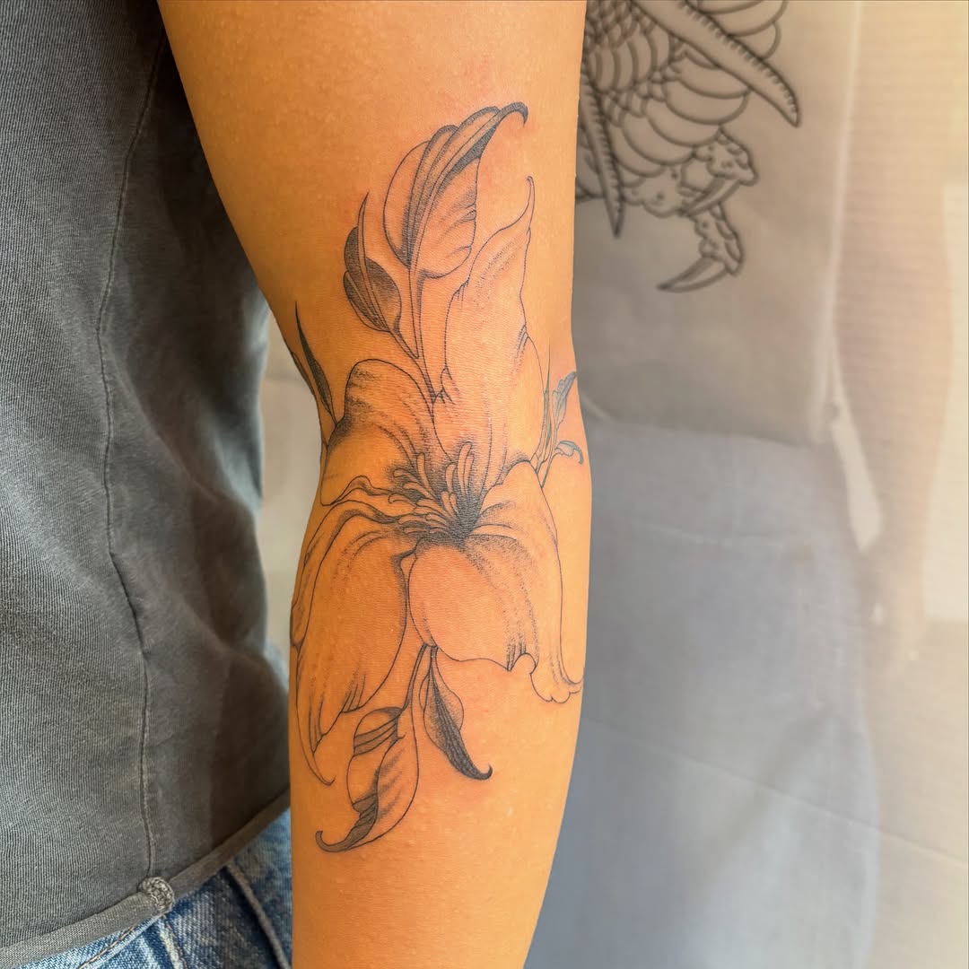 Tattoo by @erith_art_ — black_and_grey