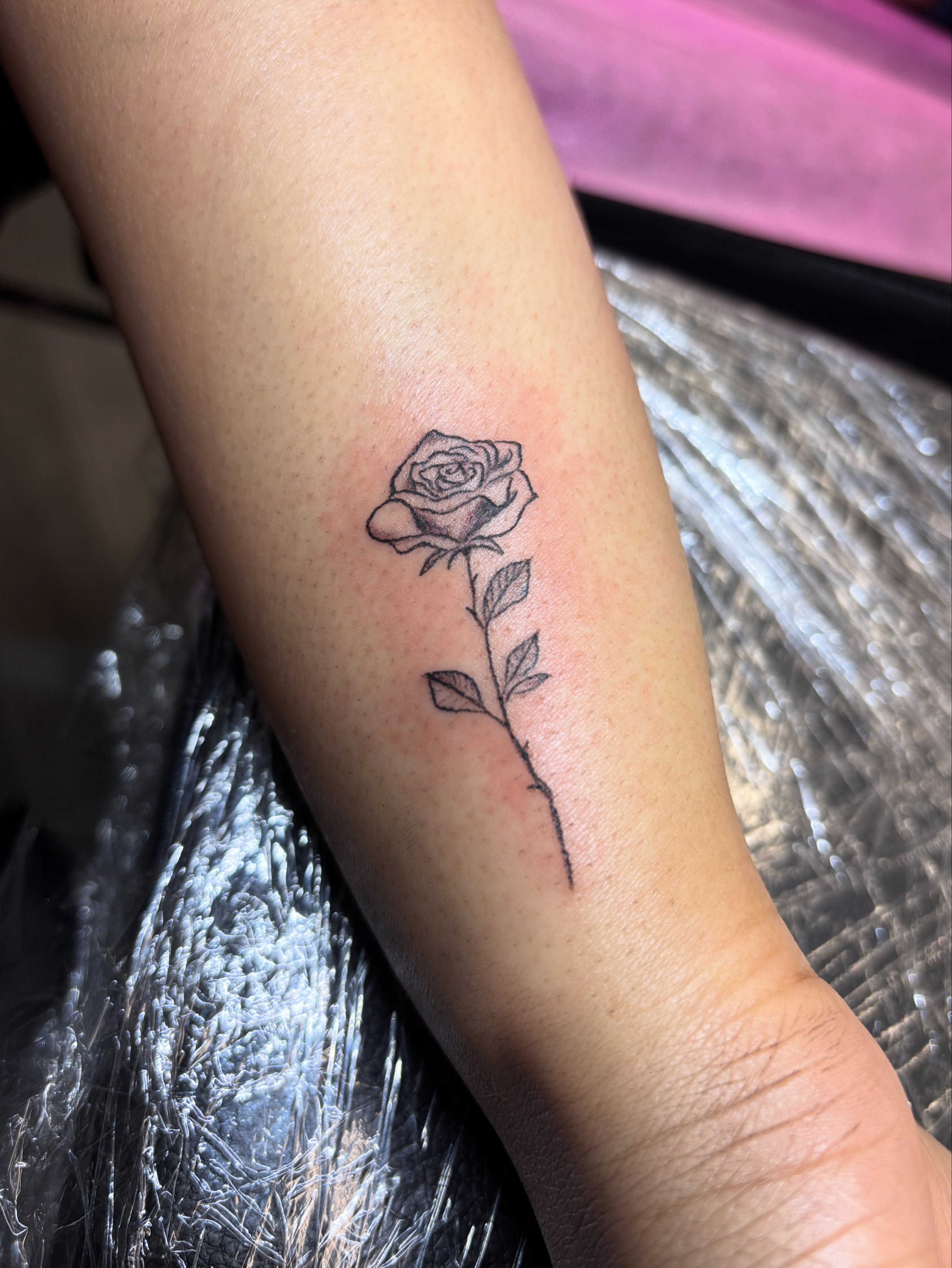 Tattoo by @handofheen — black_and_grey