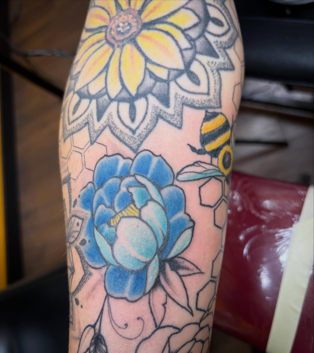 Tattoo by @danny335tattoos β american_traditional, geometric