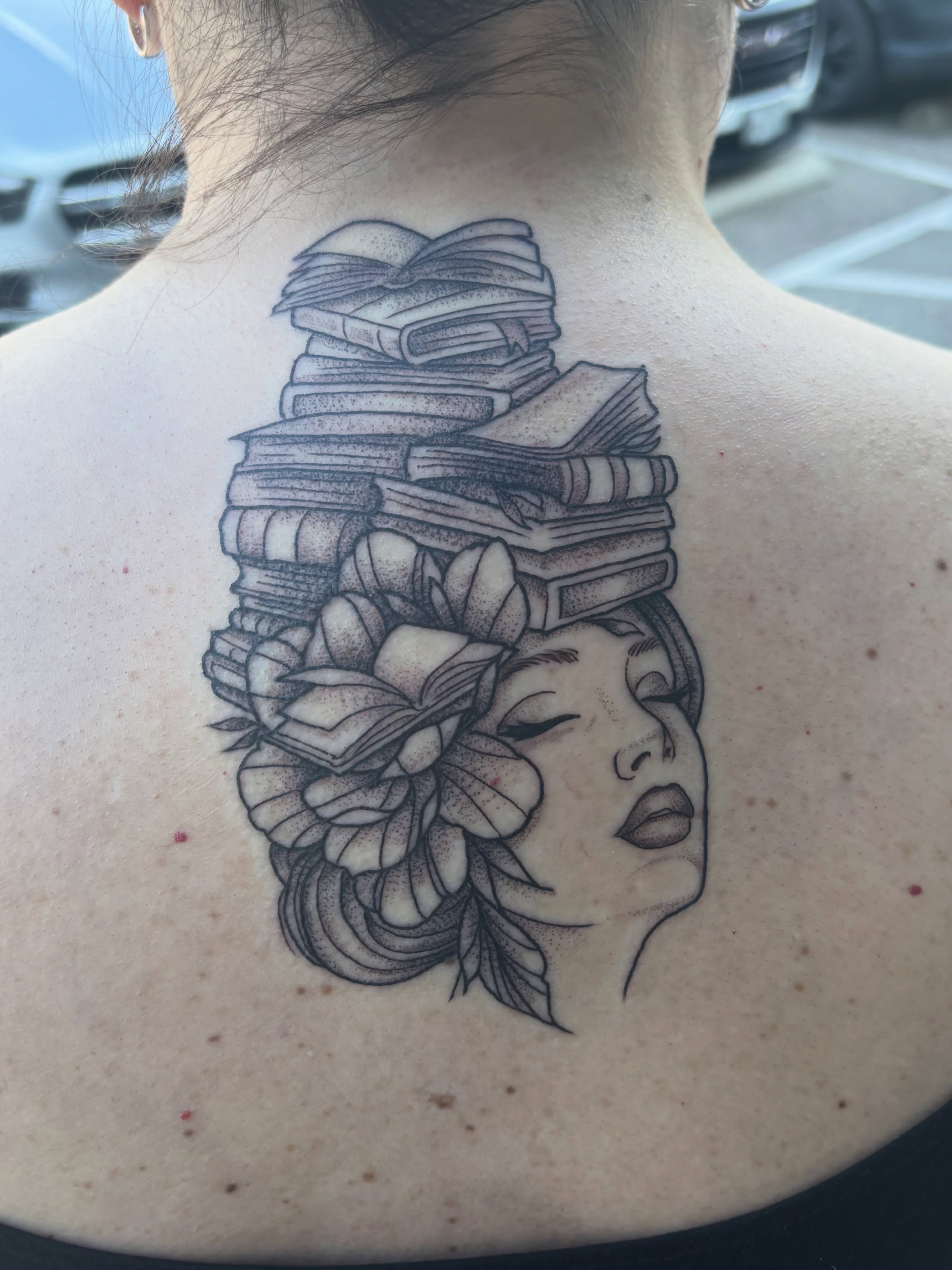 Bookĺ †ĺŹ dotwork tattoo on the back by 🔥ZoĂ« Zahasky Tattoos🔥