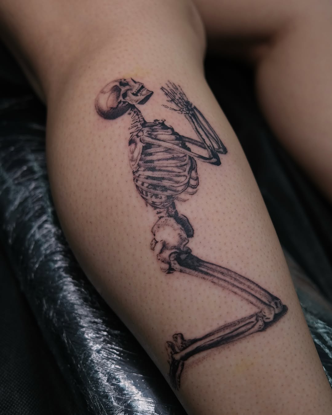 Skeleton black and grey tattoo on the thigh by belen (bae-lin)🇺🇾, Mesa, Arizona