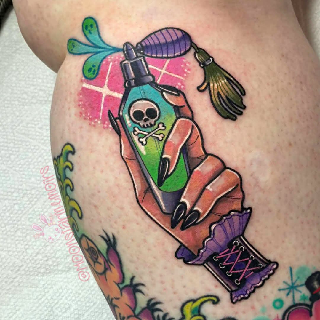 Vampire bottle new school tattoo on the thigh by 𝓑𝓾𝓷𝓷𝔂 𝓓. 𝓥𝓪𝓷𝓒𝓸𝓮𝓿𝓮𝓻𝓲𝓷𝓰