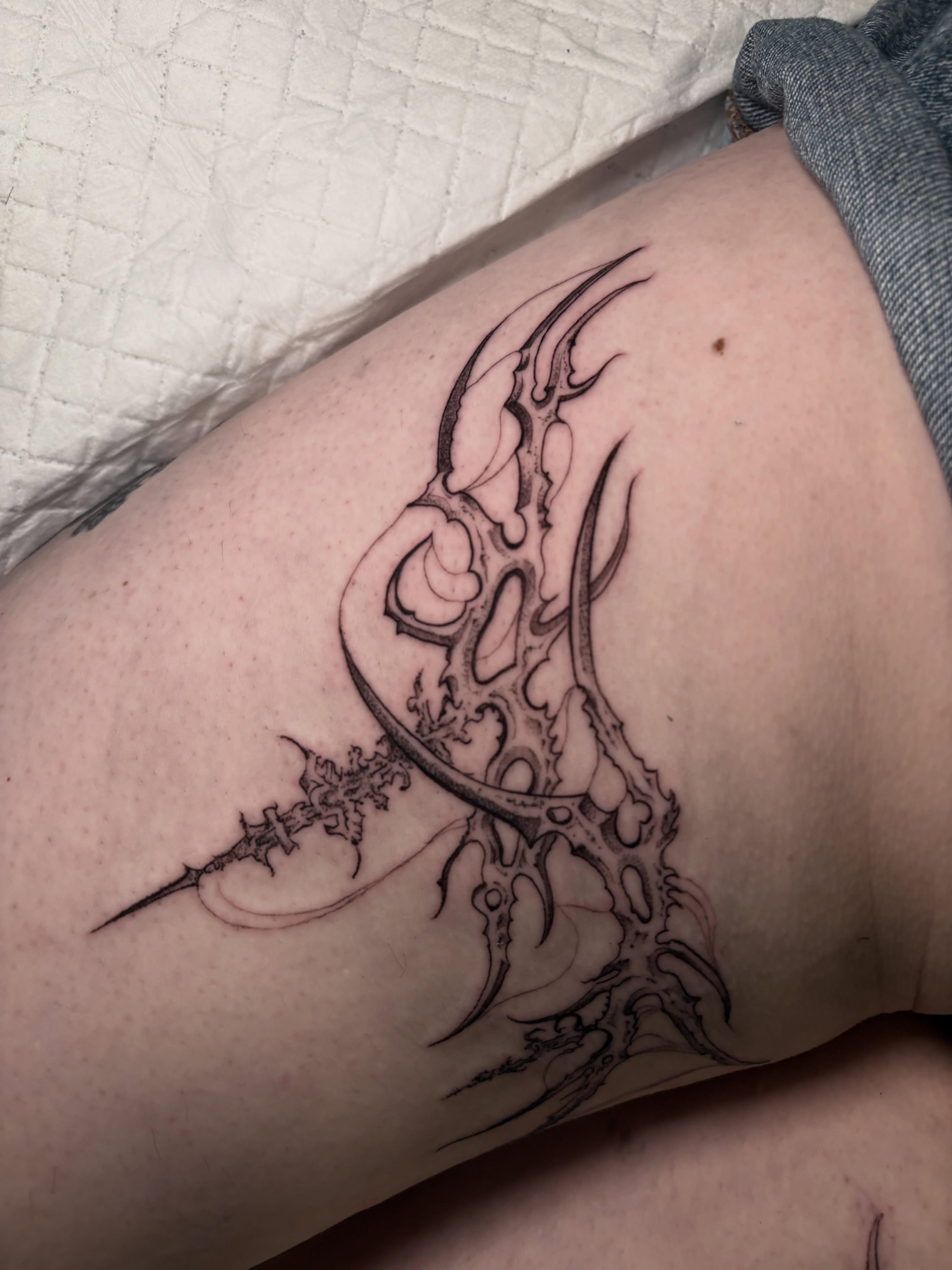 Tattoo by @eujeanmean — black_and_grey