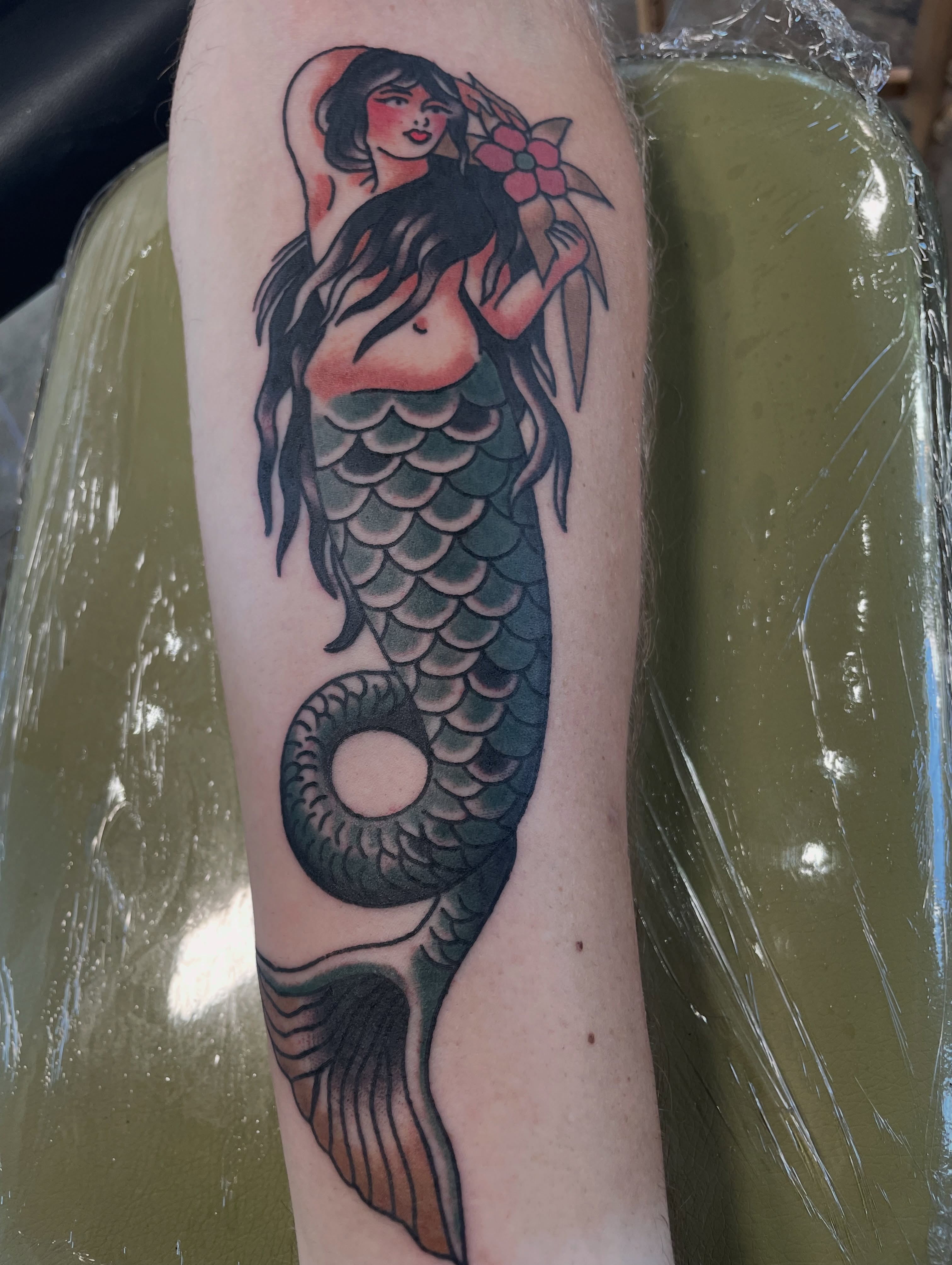 Mermaid American traditional tattoo on the forearm by @pizzabref