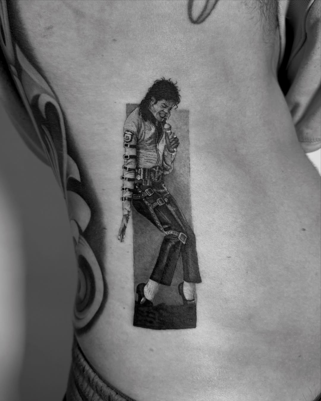 Tattoo by @em.isabella_ink โ black_and_grey, realism