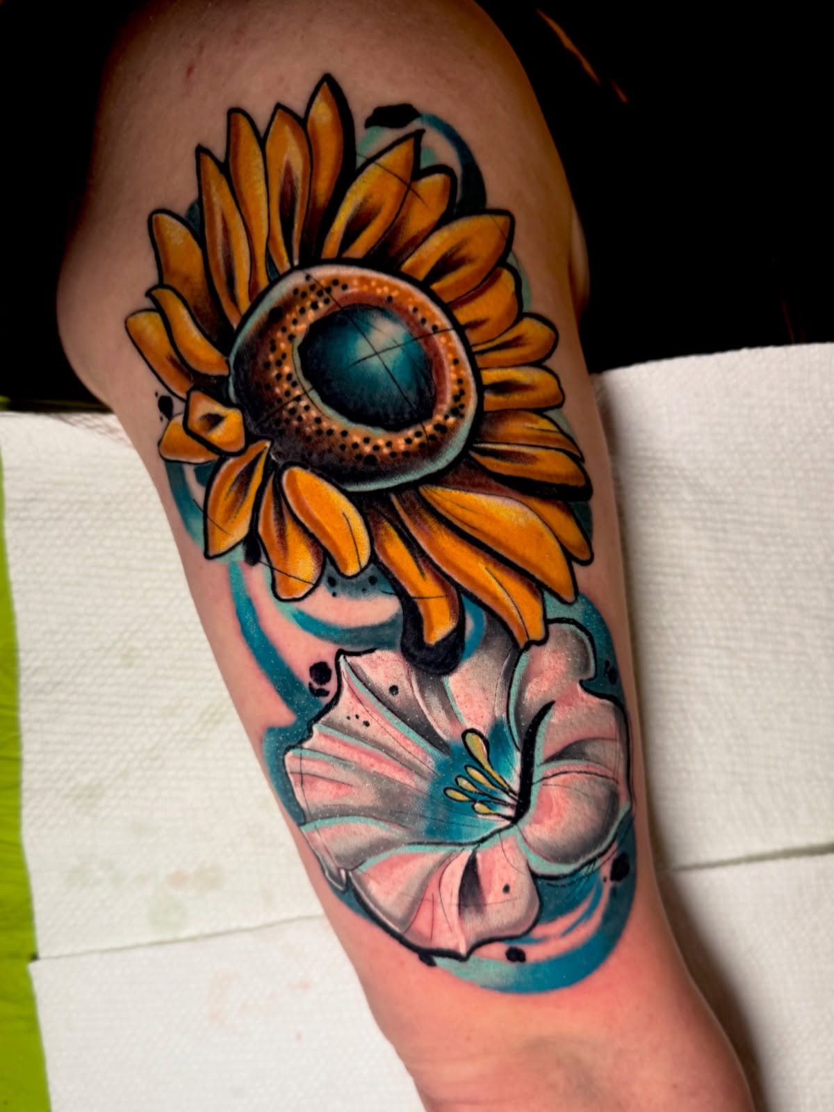 Tattoo by @robertsmithfl — american_traditional, dotwork
