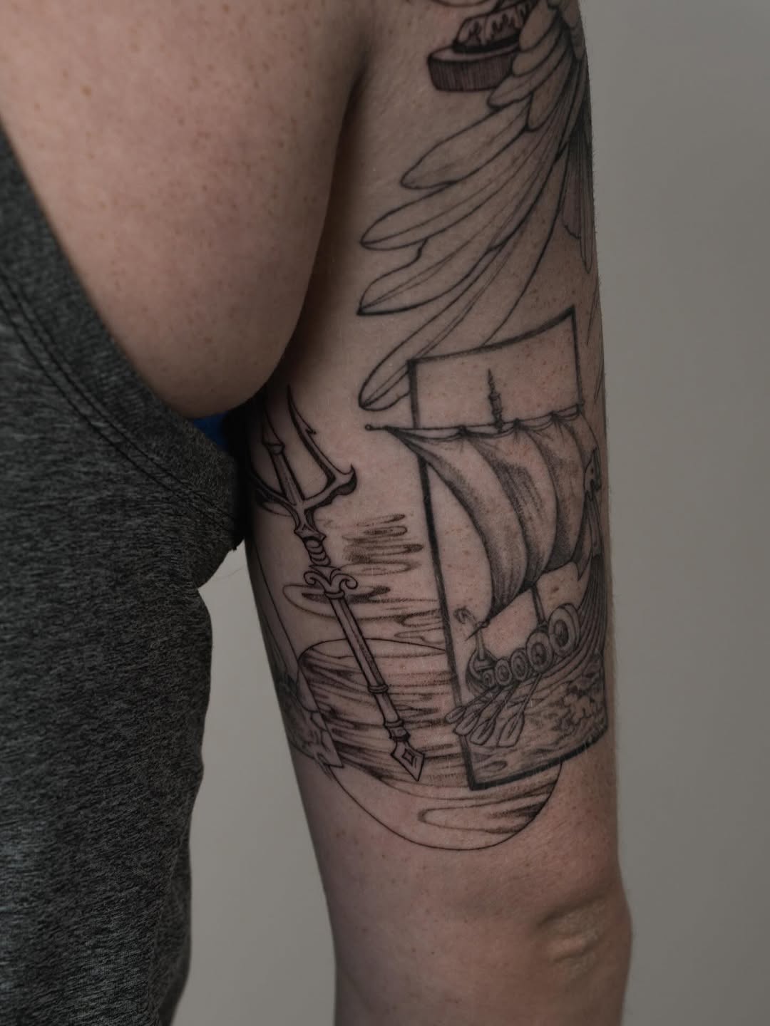 Tattoo by @ternotattoo — black_and_grey, illustrative