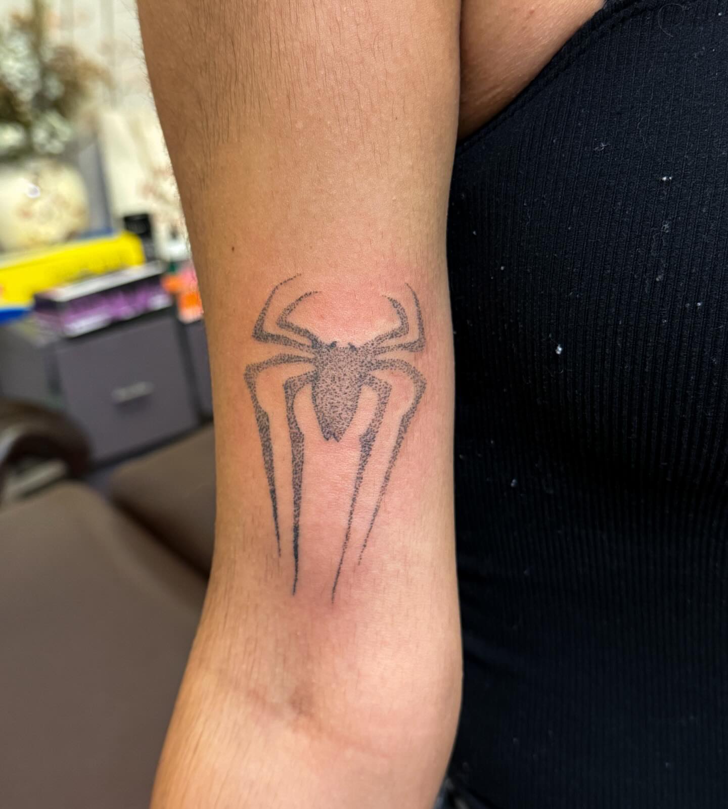 Tattoo by @babybeartattoos β dotwork