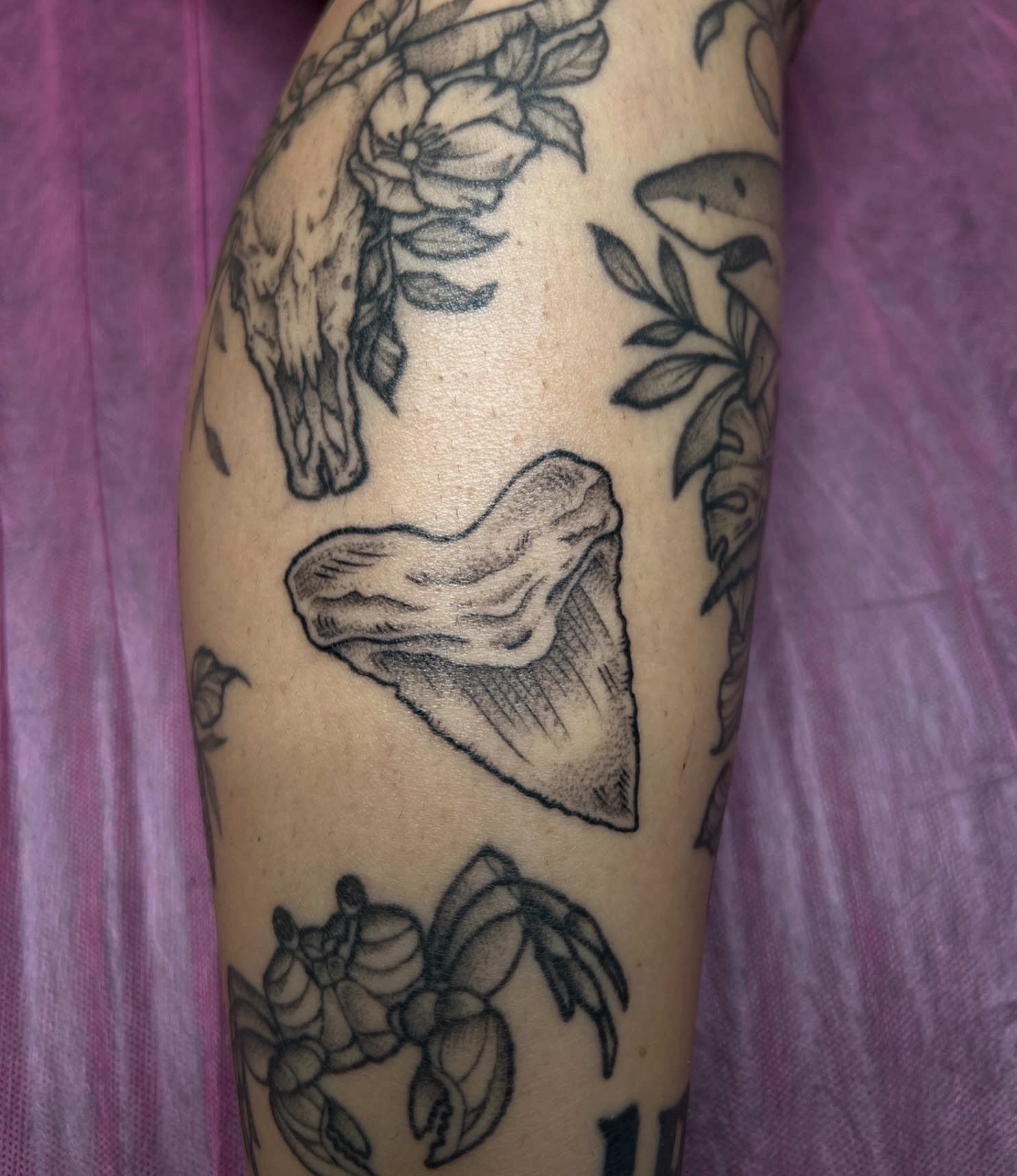 Tattoo by @brianaleflore — black_and_grey