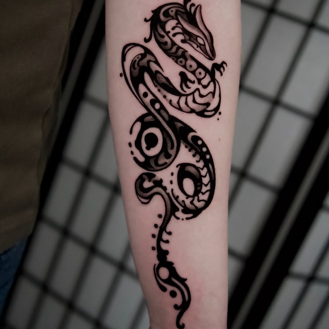 Snake tribal tattoo on the forearm by ▫️◽️◻️hunter Hayes◻️◽️▫️