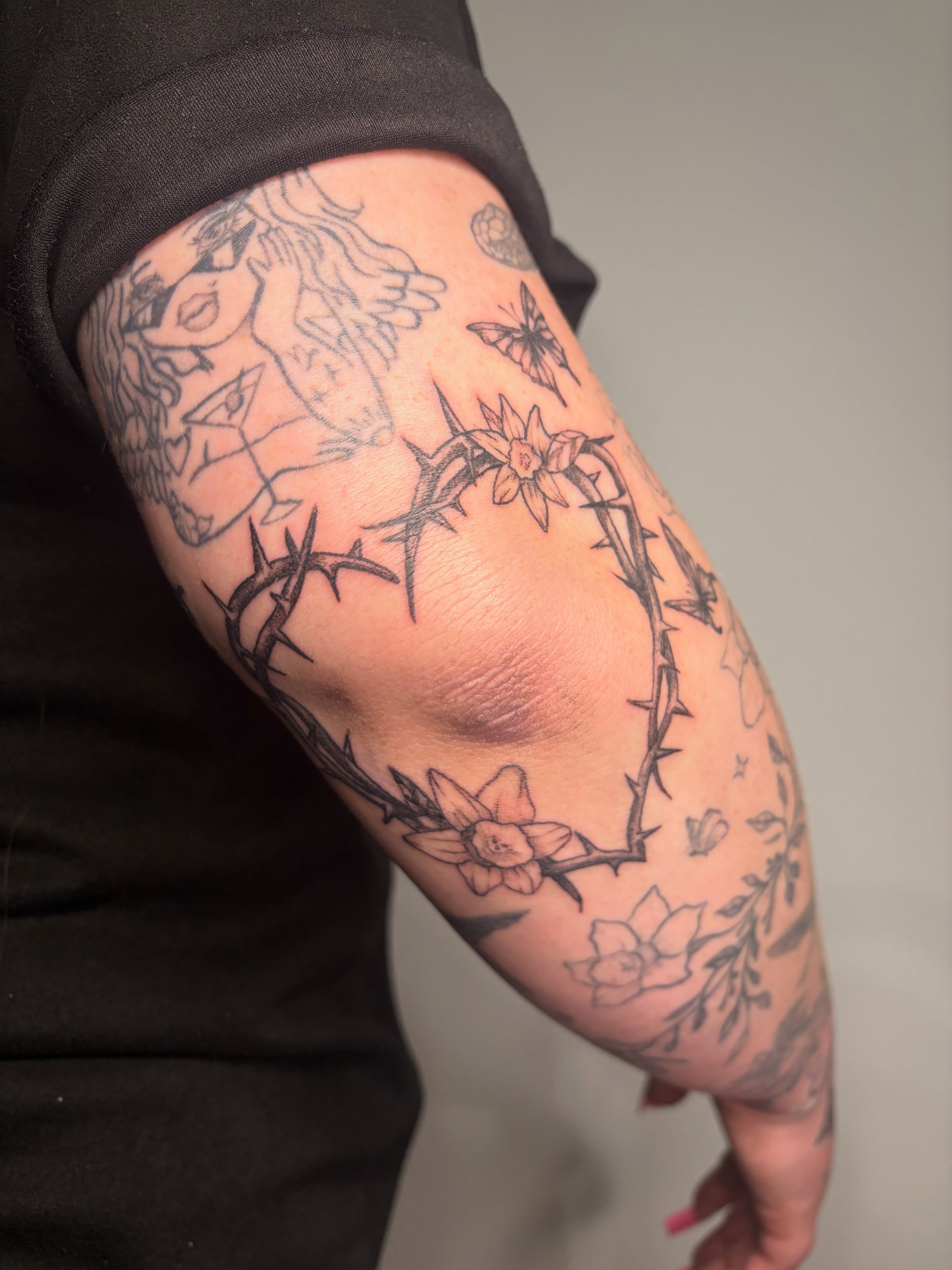 Tattoo by @bobibeanz — black_and_grey