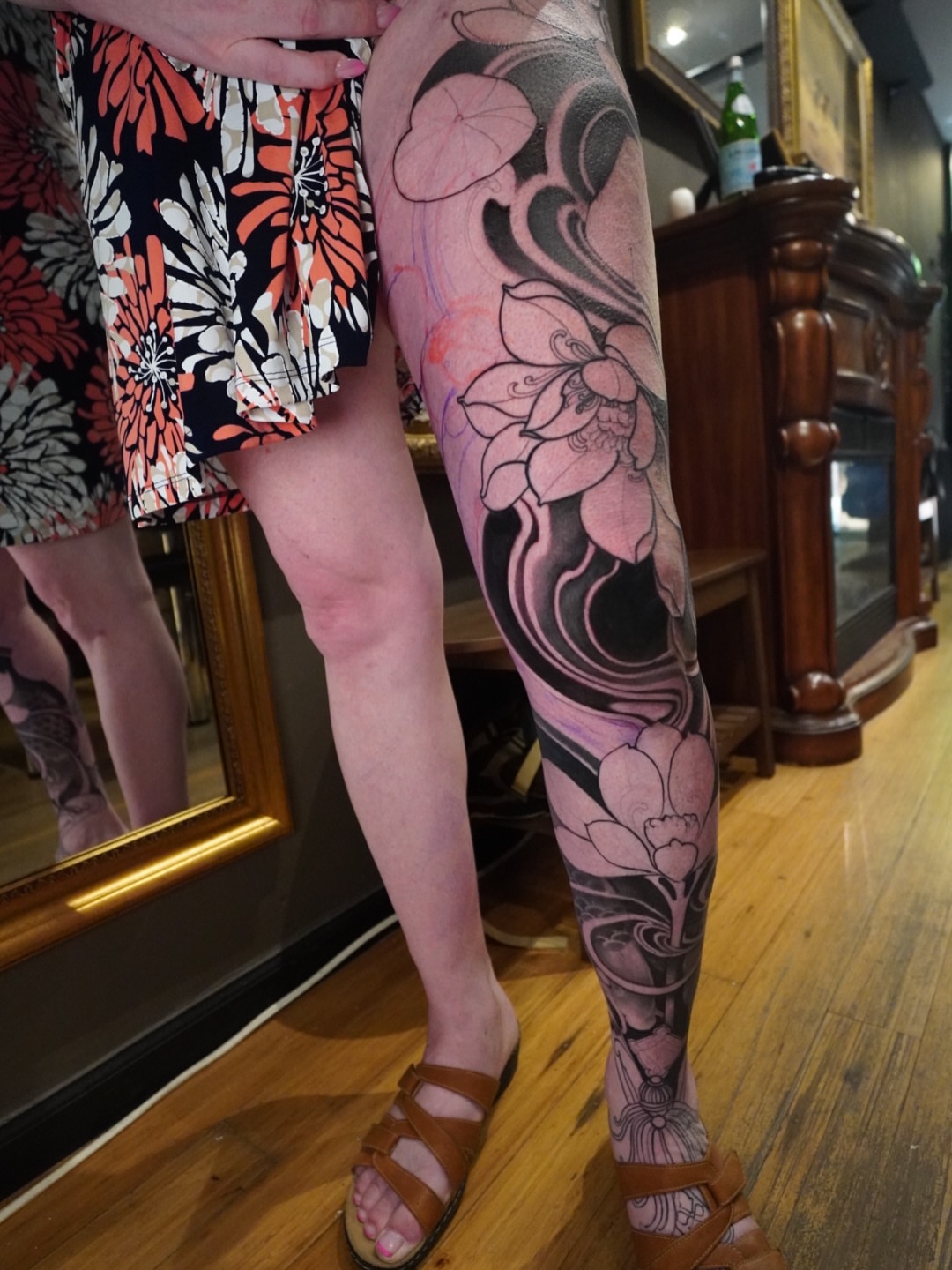 Lotus flowers japanese irezumi tattoo on the thigh by Lorena Borges Gomes