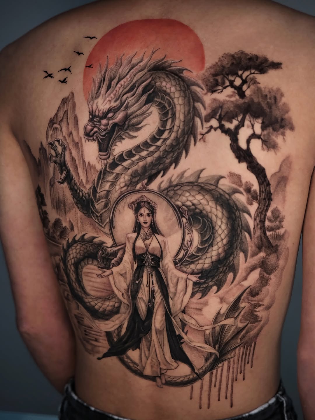 Dragon and woman Japanese tattoo on the back by Da-An ･ﾟ✧ 다 안 𓇬˖