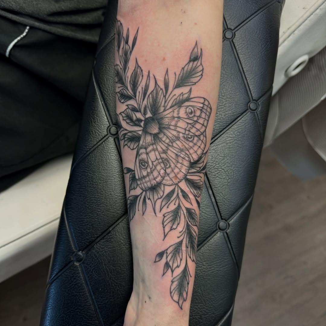 Tattoo by @mylenemassacre — black_and_grey