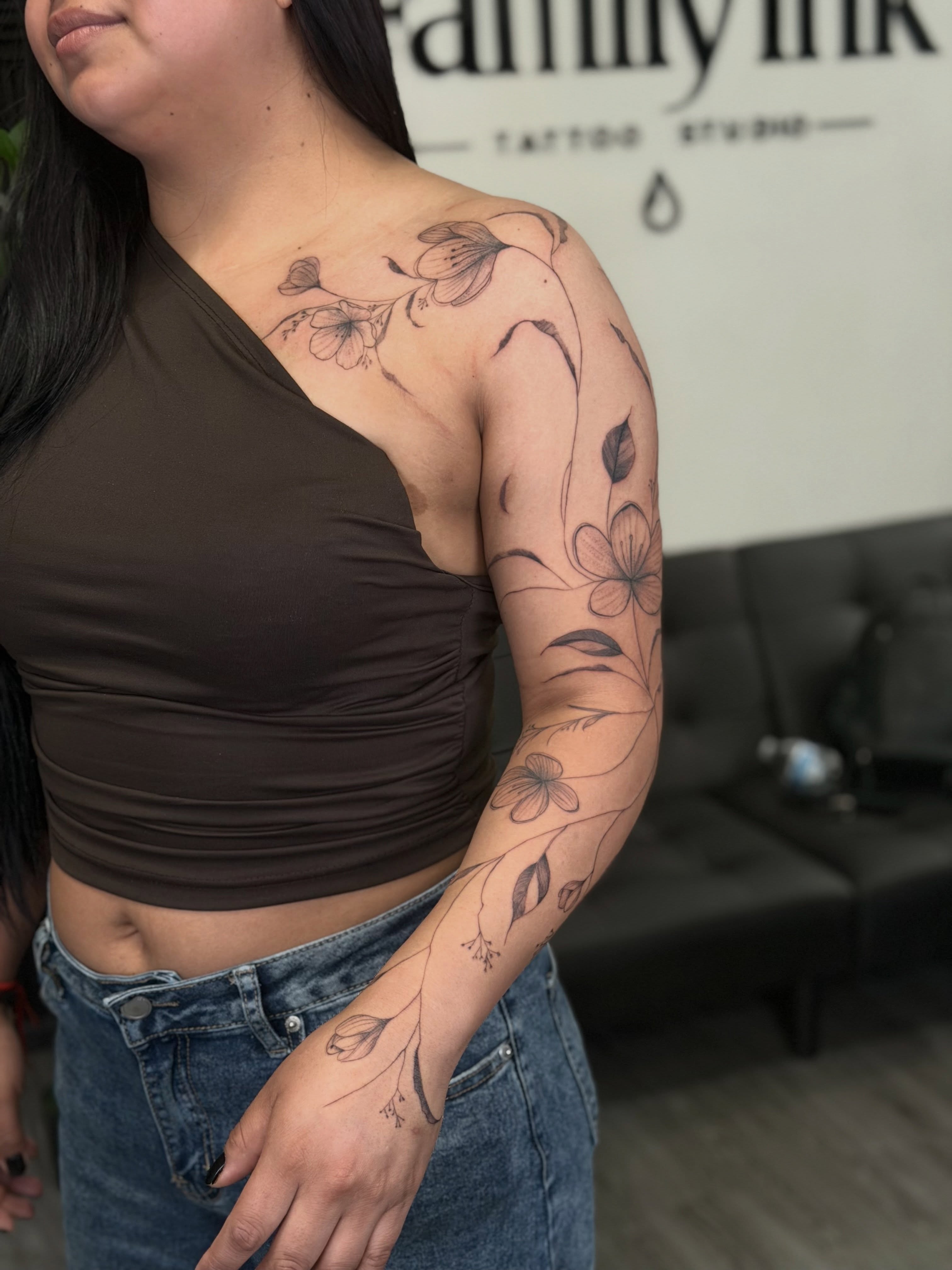 Tattoo by @yennyinktattoo β black_and_grey