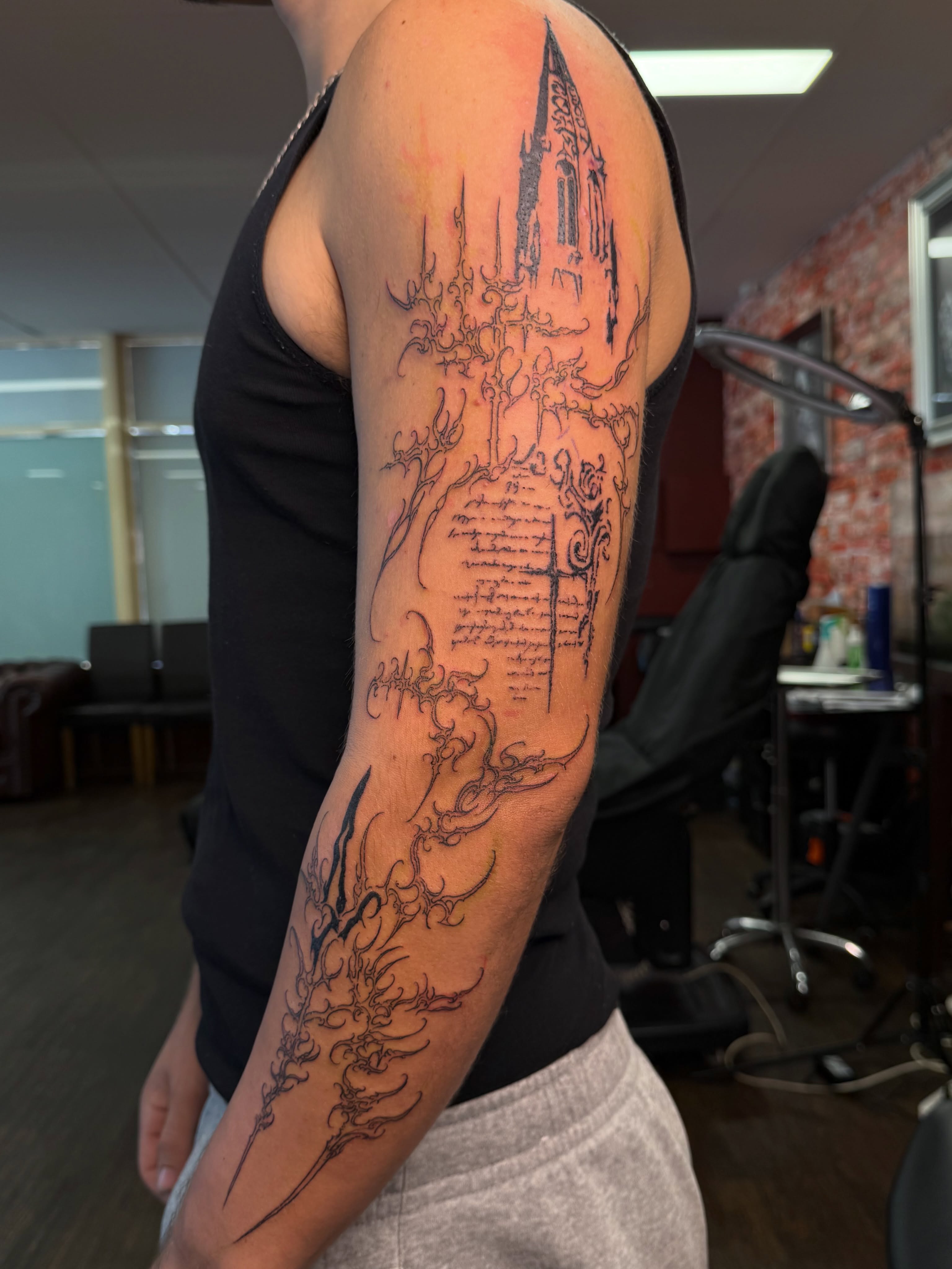 Tattoo by @diiv4n — black_and_grey