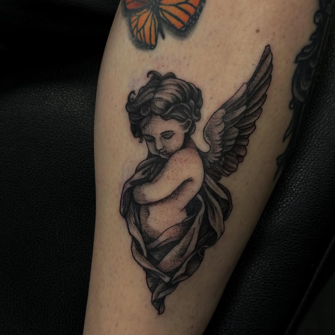 Tattoo by @lizgracedunn — realism, dotwork
