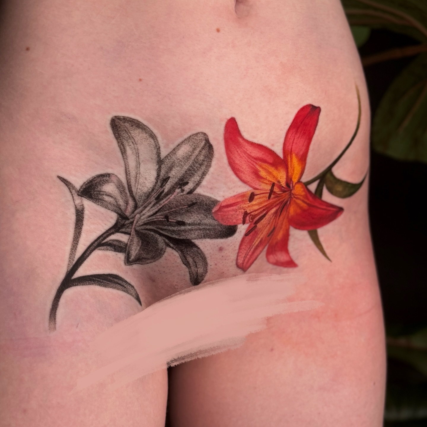 Lily realism tattoo on the thigh by Jordan
