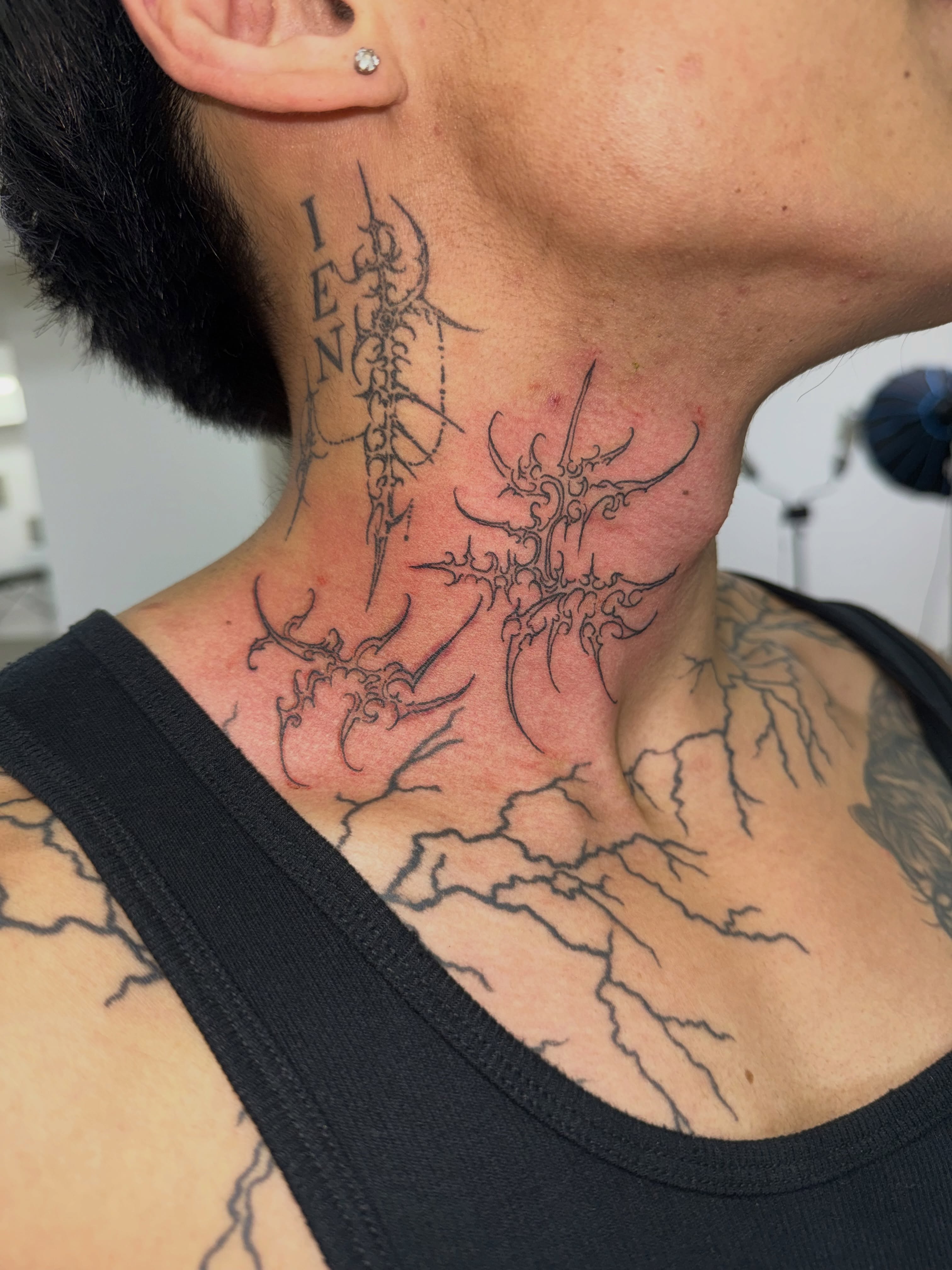 Tattoo by @diiv4n — black_and_grey