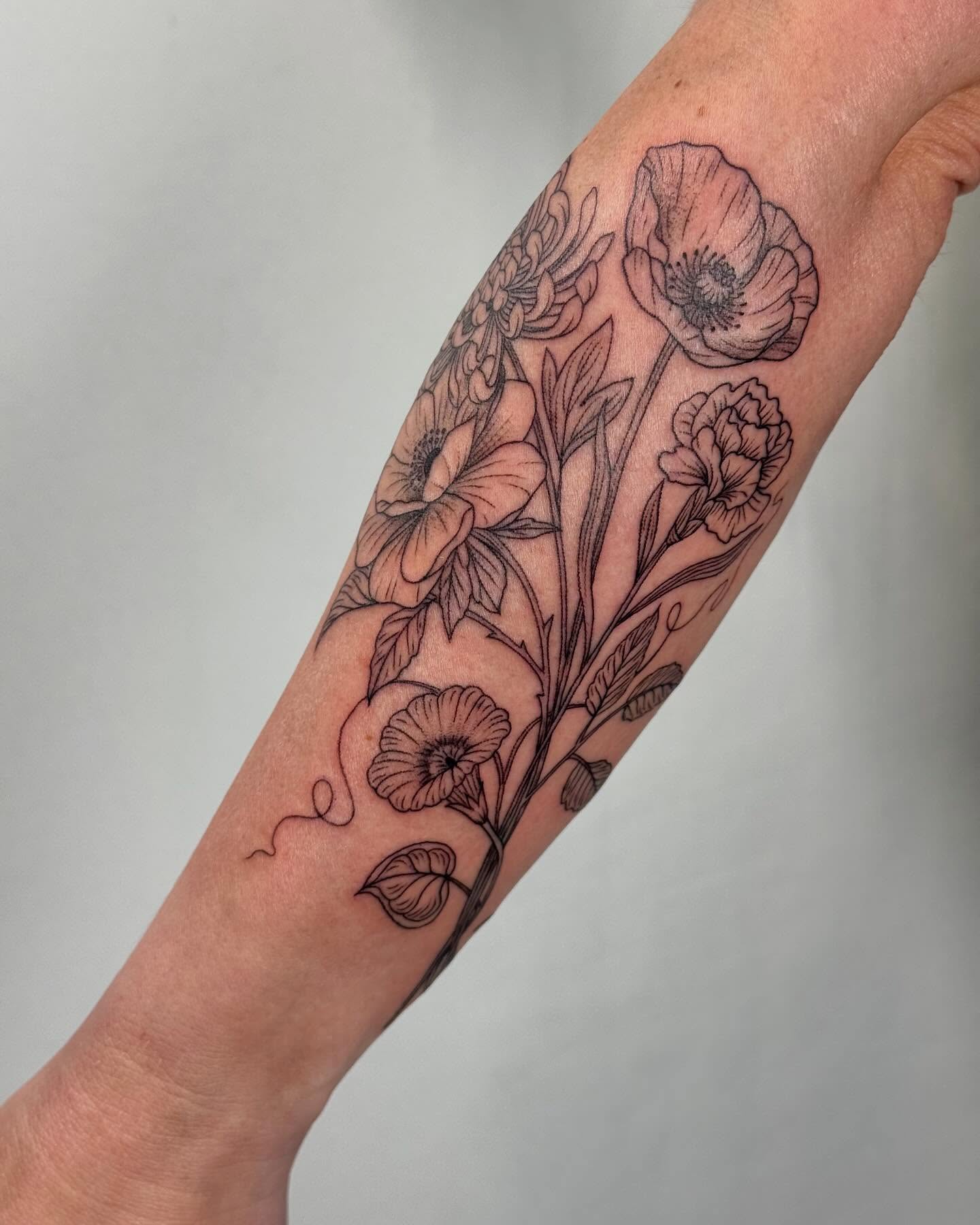 Tattoo by @larkrestattoos — black_and_grey