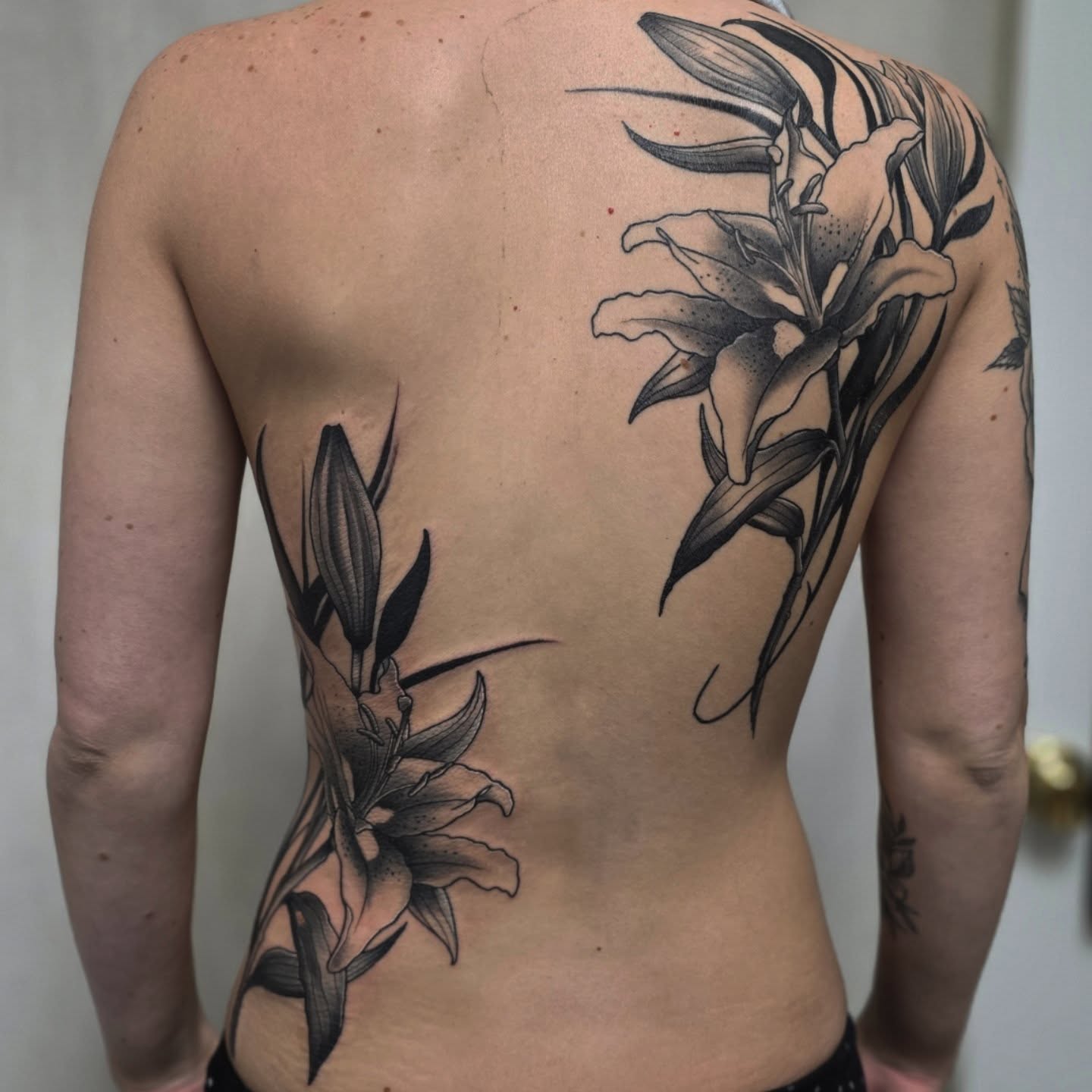 Tattoo by @robot85kills — black_and_grey