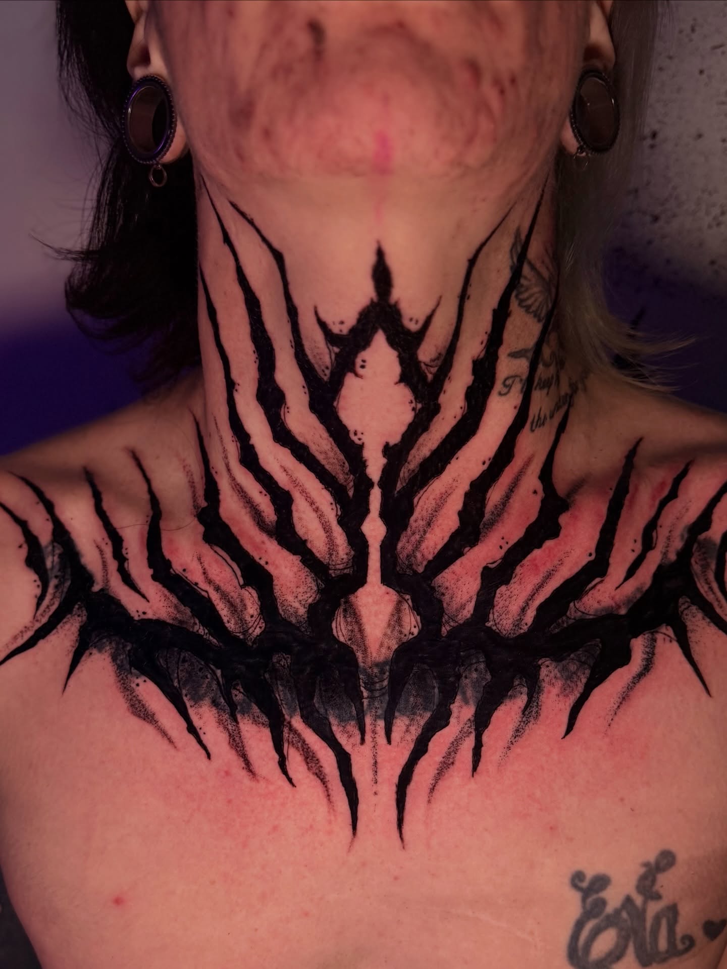 Abstract design black and grey tattoo on the neck by Pikashi 🎨🖌️🖤