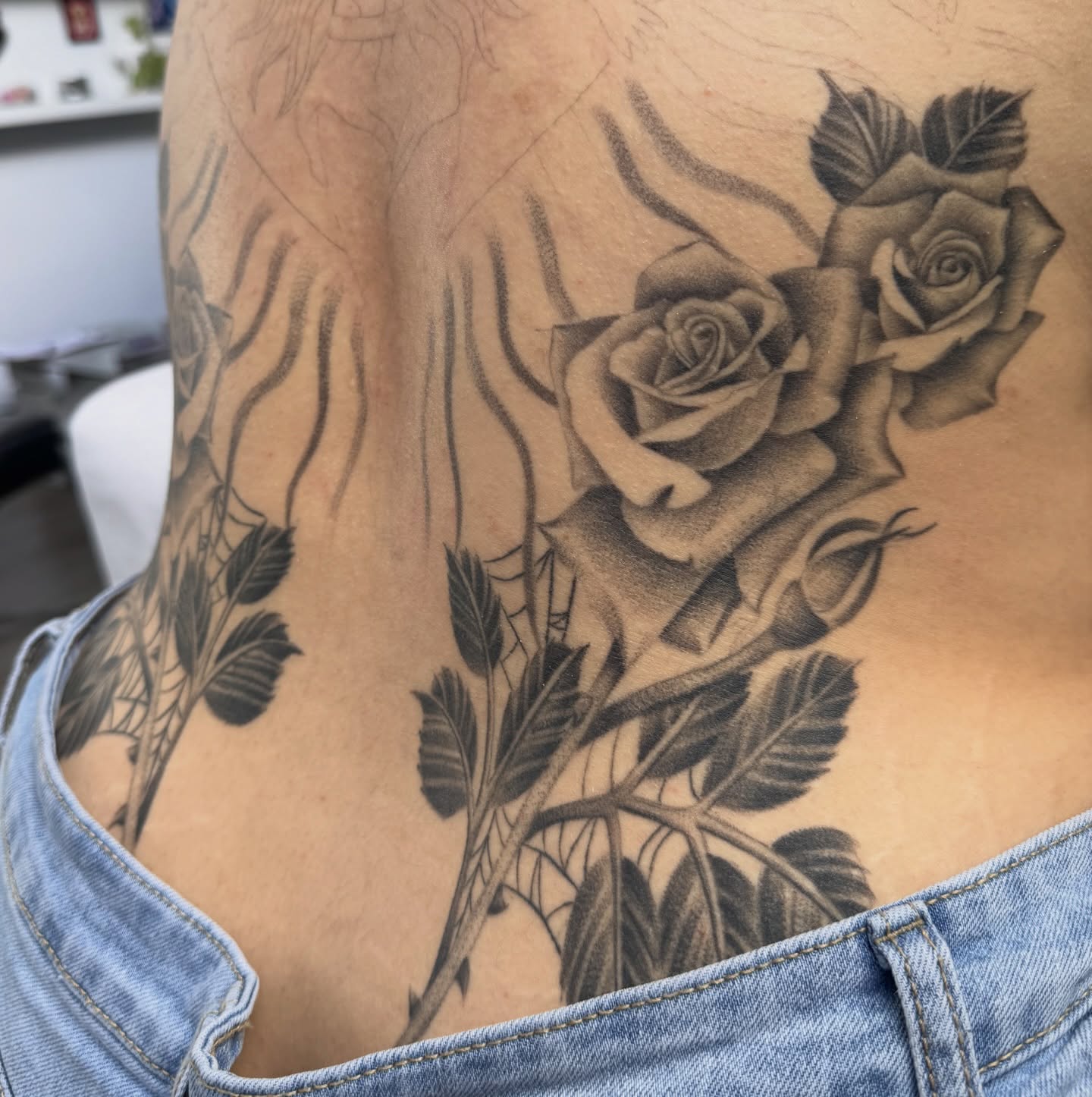 Roses realism tattoo on the ribs by @nudylicioustattoos