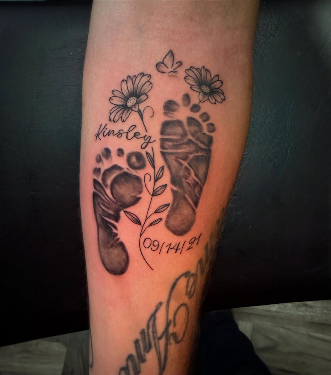 Tattoo by @alexandernichols916 — black_and_grey