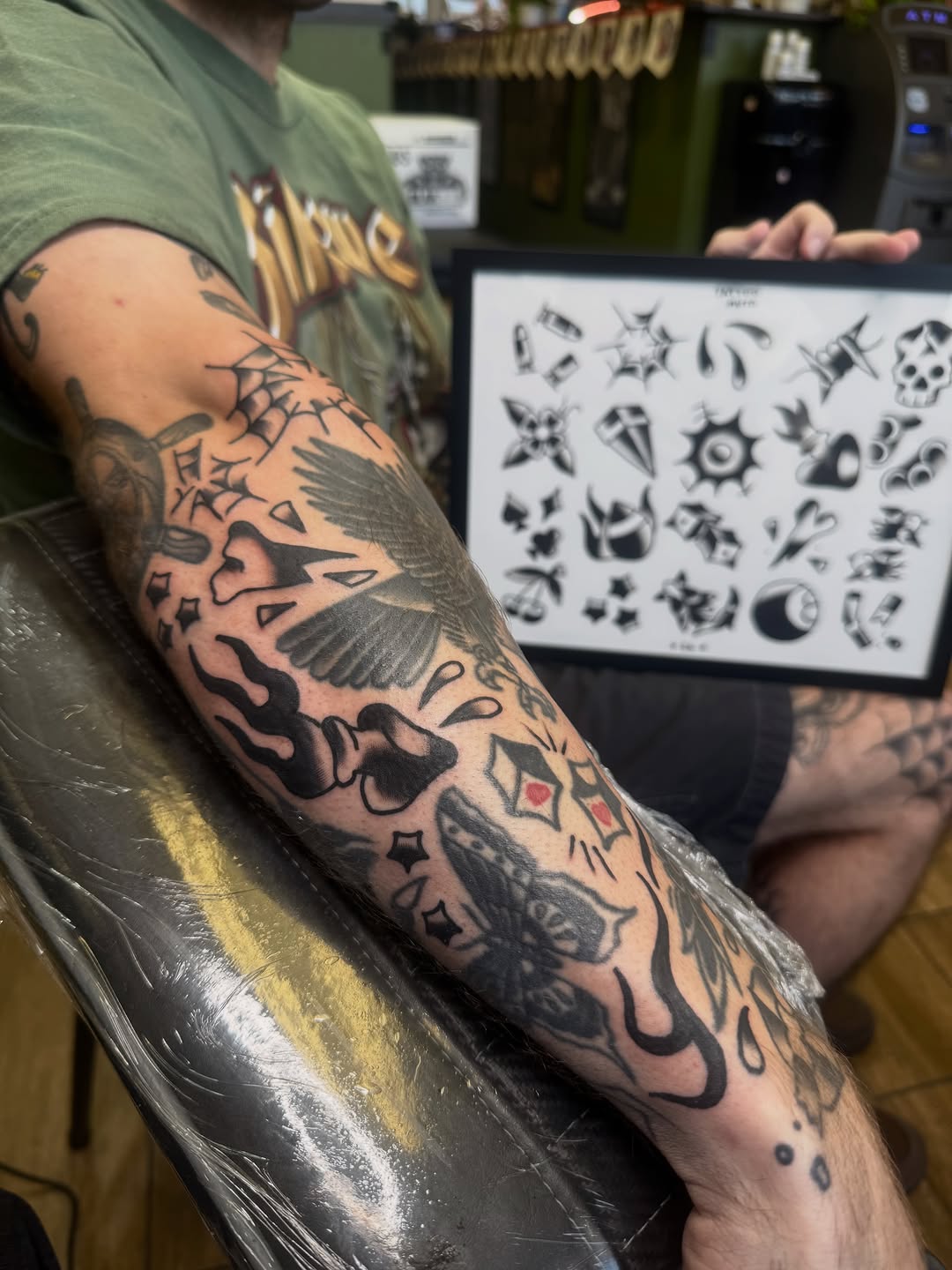 Tattoo by @tattoomuto — american_traditional, black_and_grey