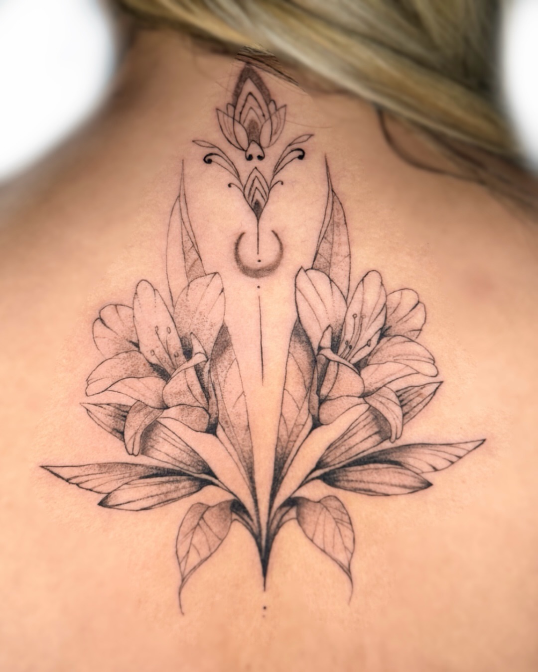 Tattoo by @maaru.tattoo — black_and_grey, geometric