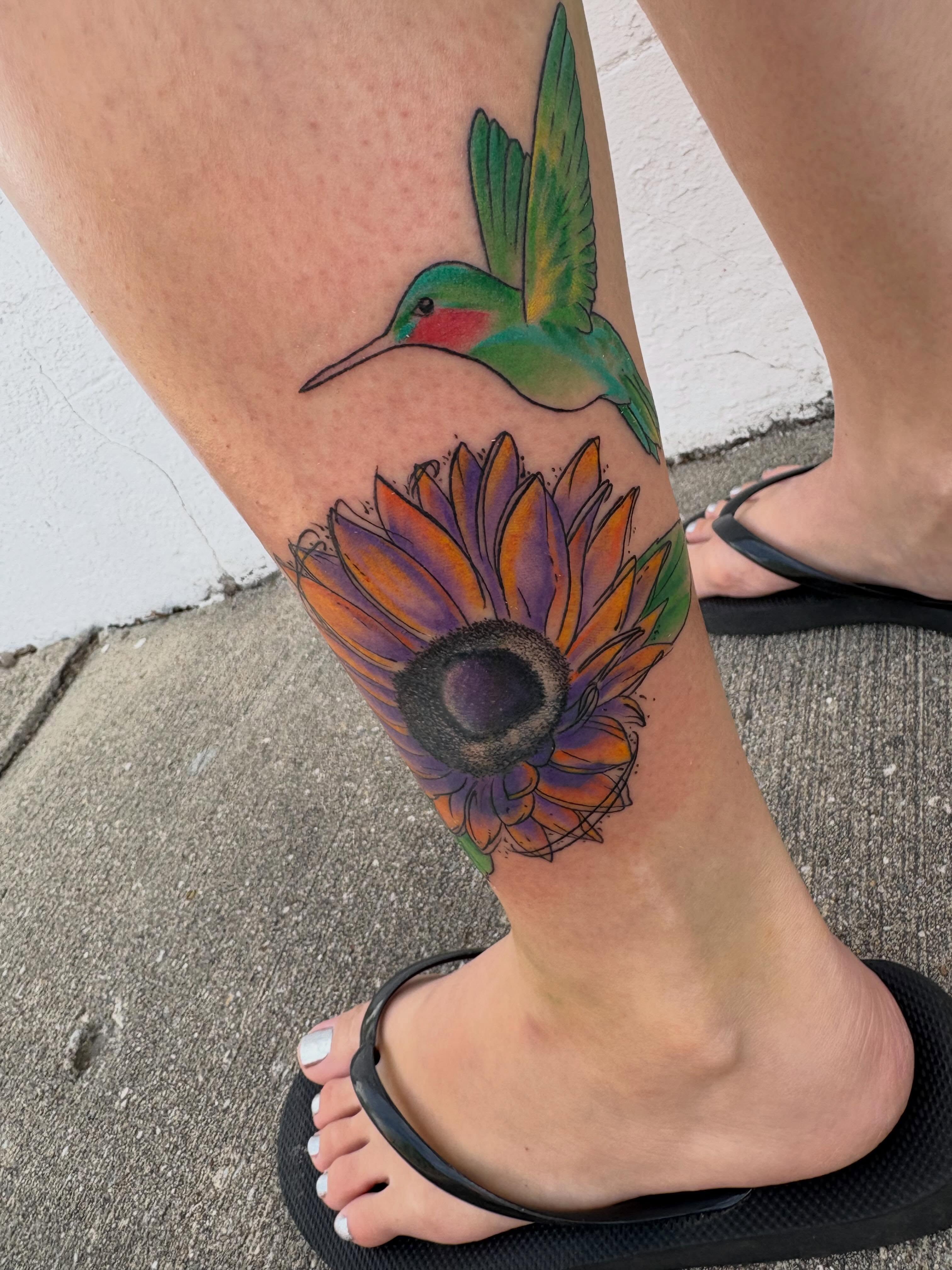 Sunflower and hummingbird realism tattoo on the leg by Andrea 🎨🖌