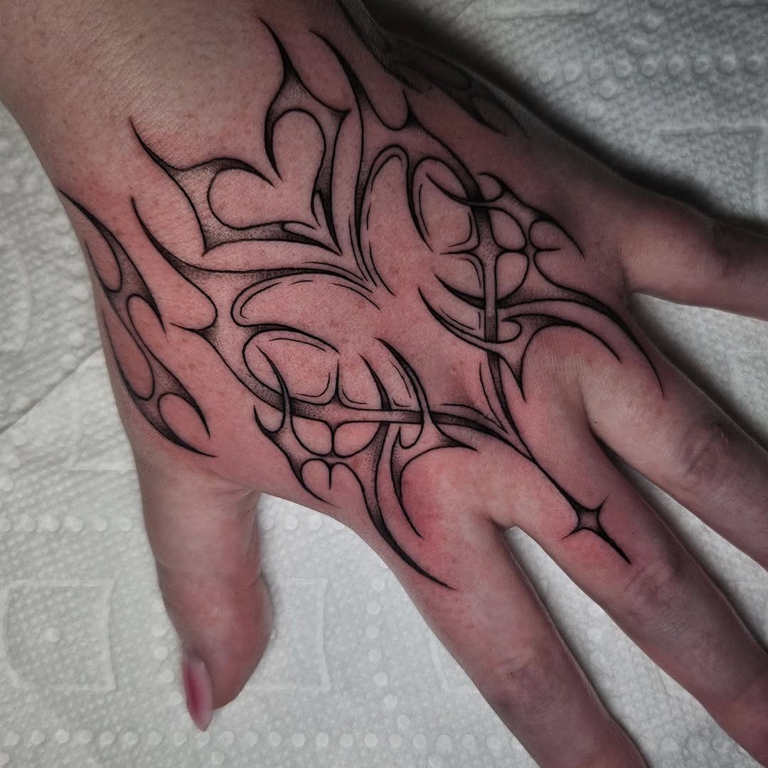 Tattoo by @courtlynblissink — blackwork, ornamental