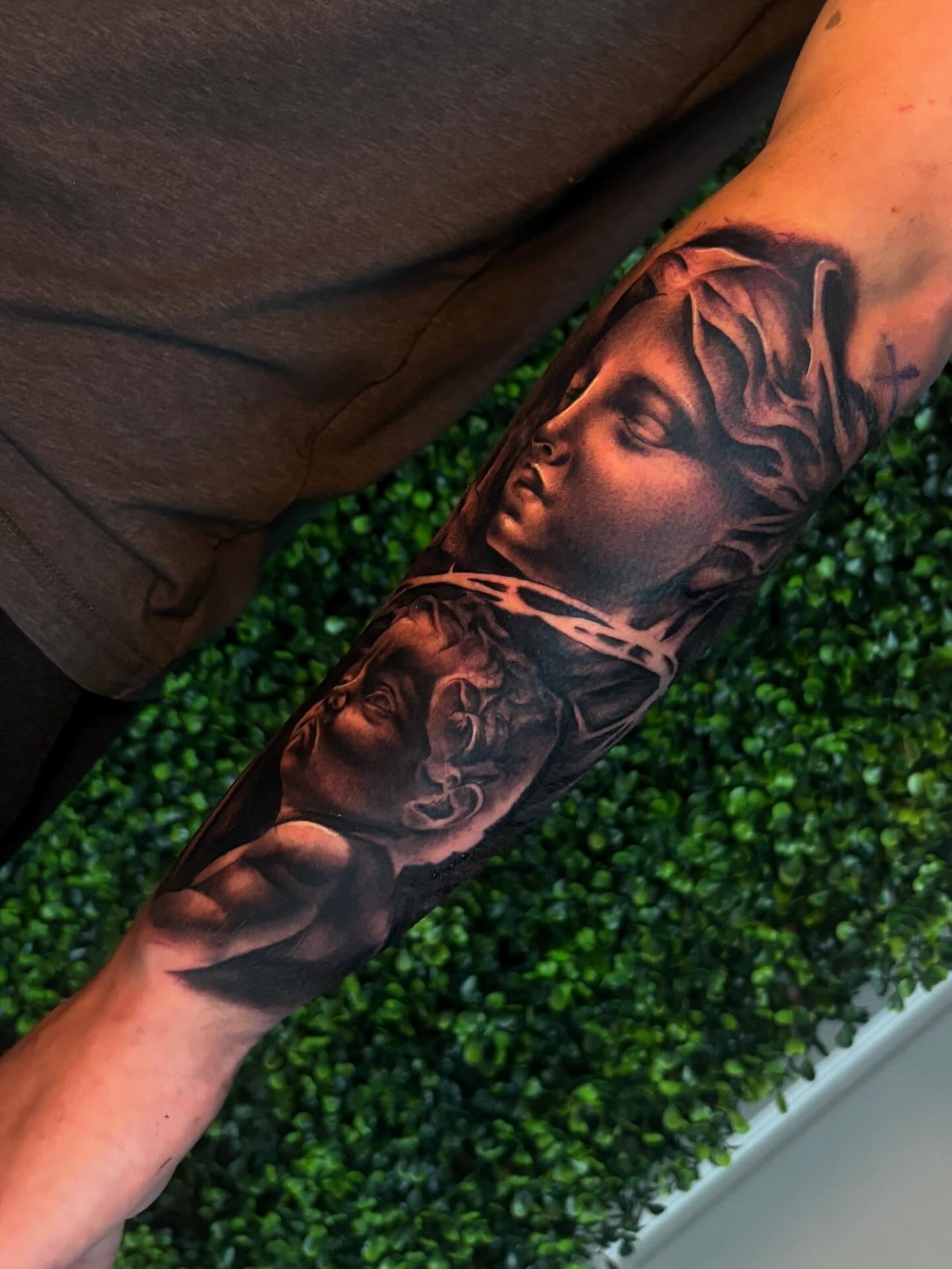 Tattoo by @bellabuonopanetattoos — realism, dark_realism