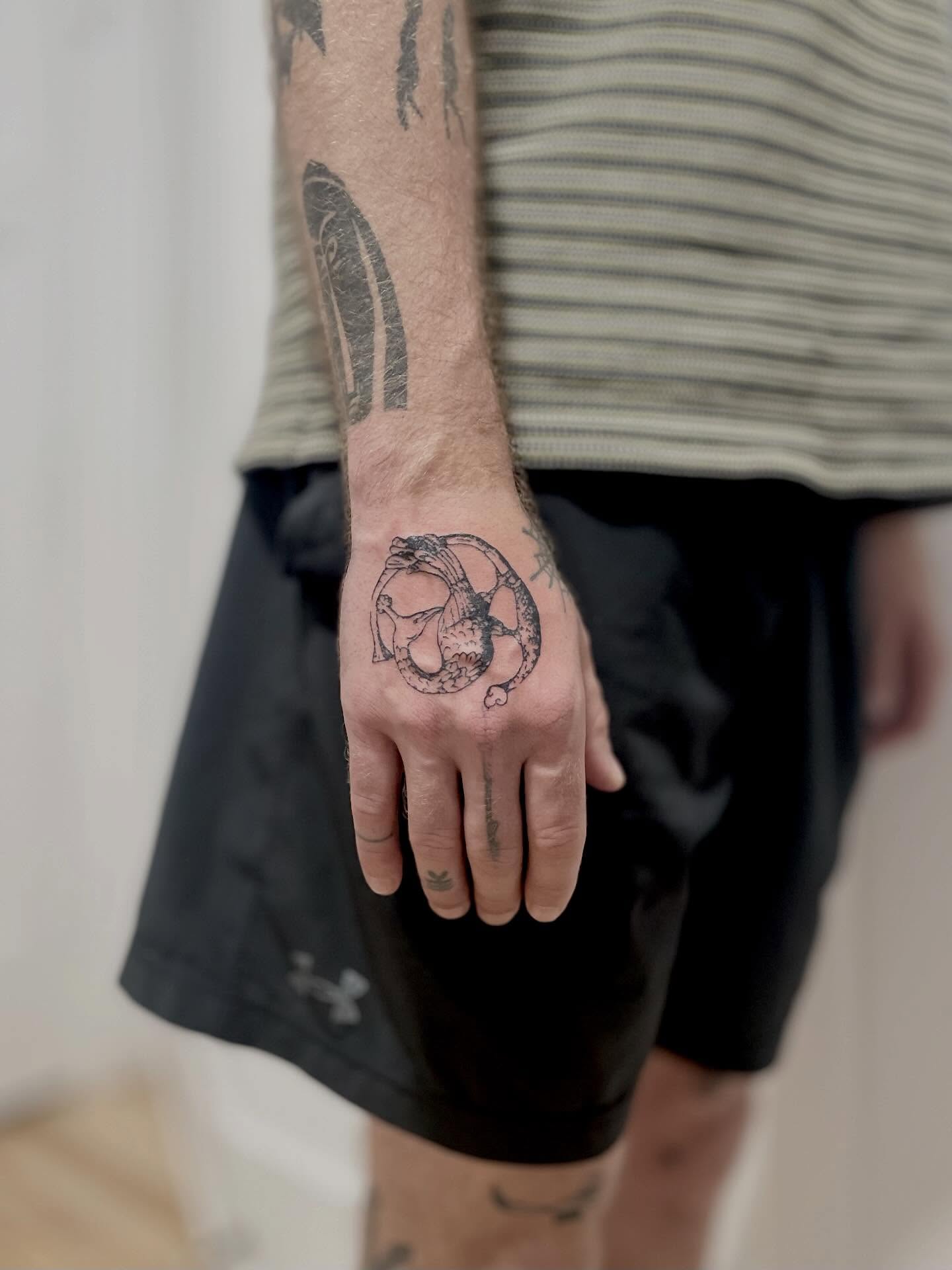 Tattoo by @bartobello — black_and_grey