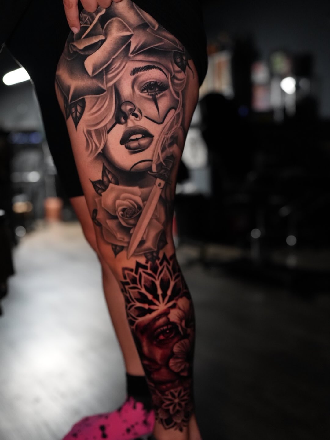 Woman with roses realism tattoo on the forearm by Jose Mendoza Torres