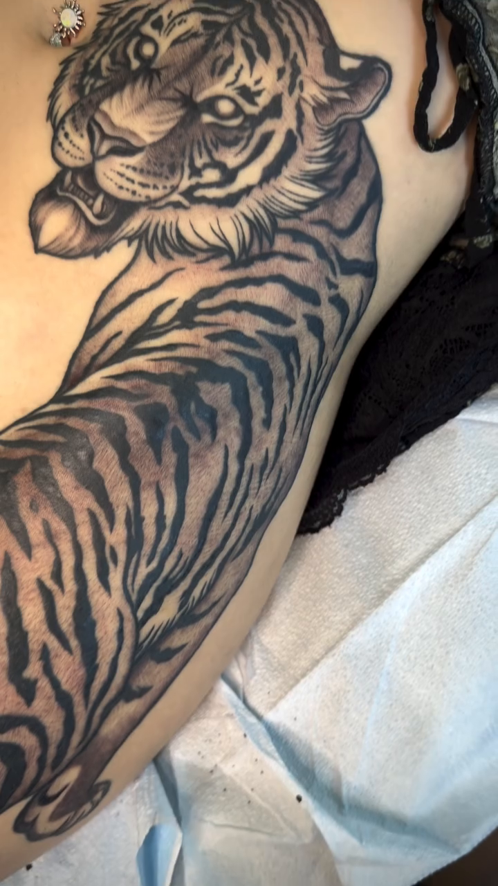 Tattoo by @miaesperanzatattoo โ realism, black_and_grey