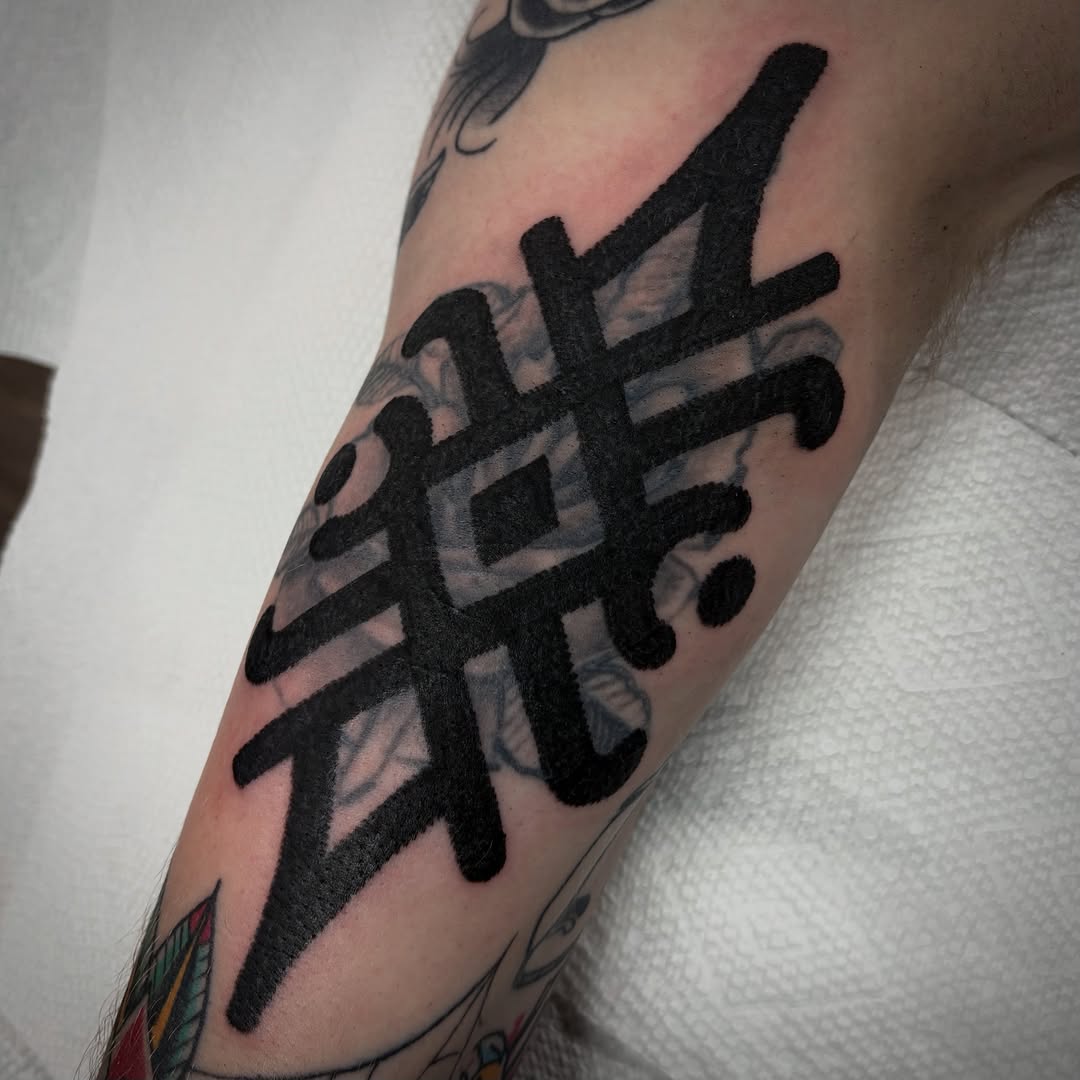 Tattoo by @joel.graytattoos — black_and_grey