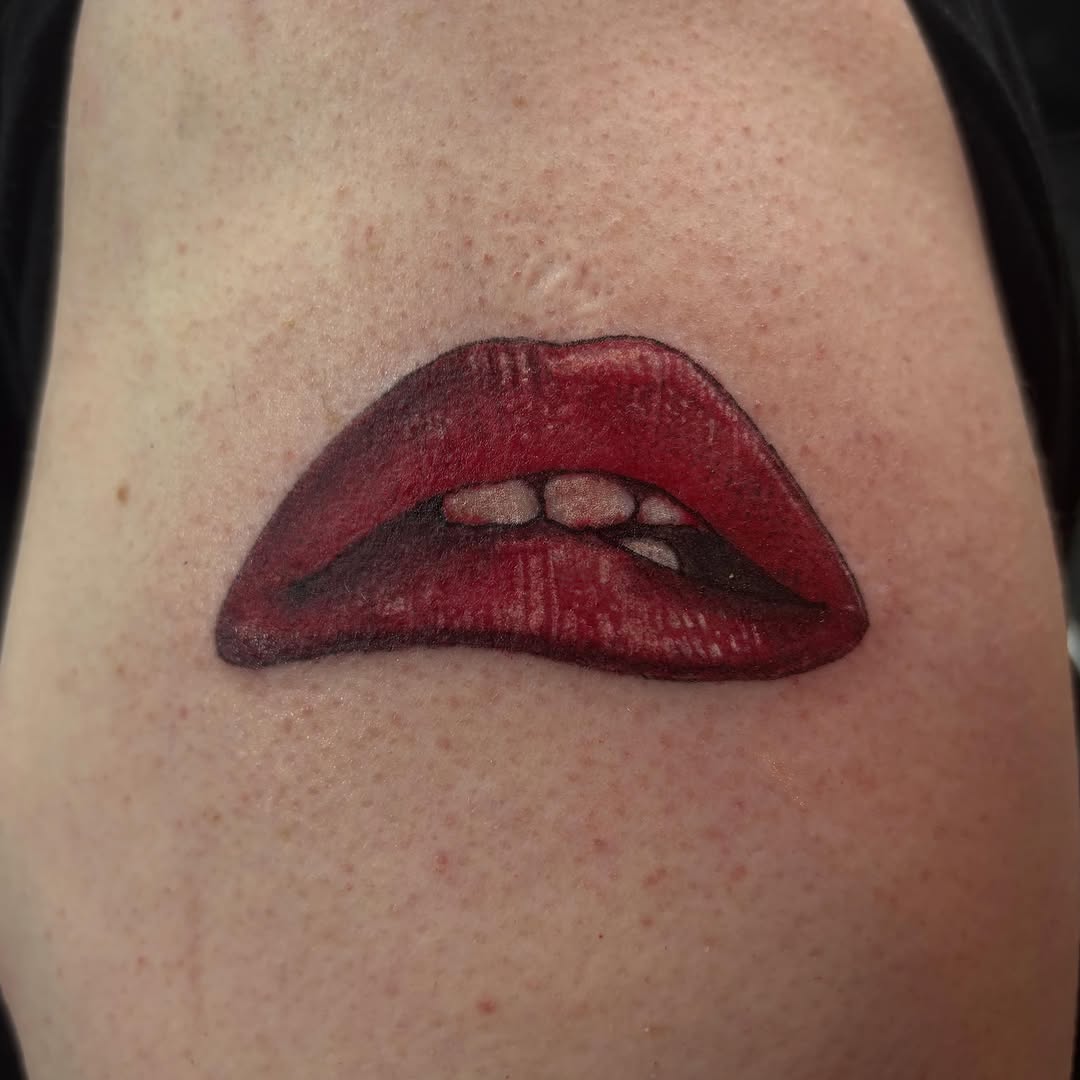 Tattoo by @oscartattooer — realism, fine_line