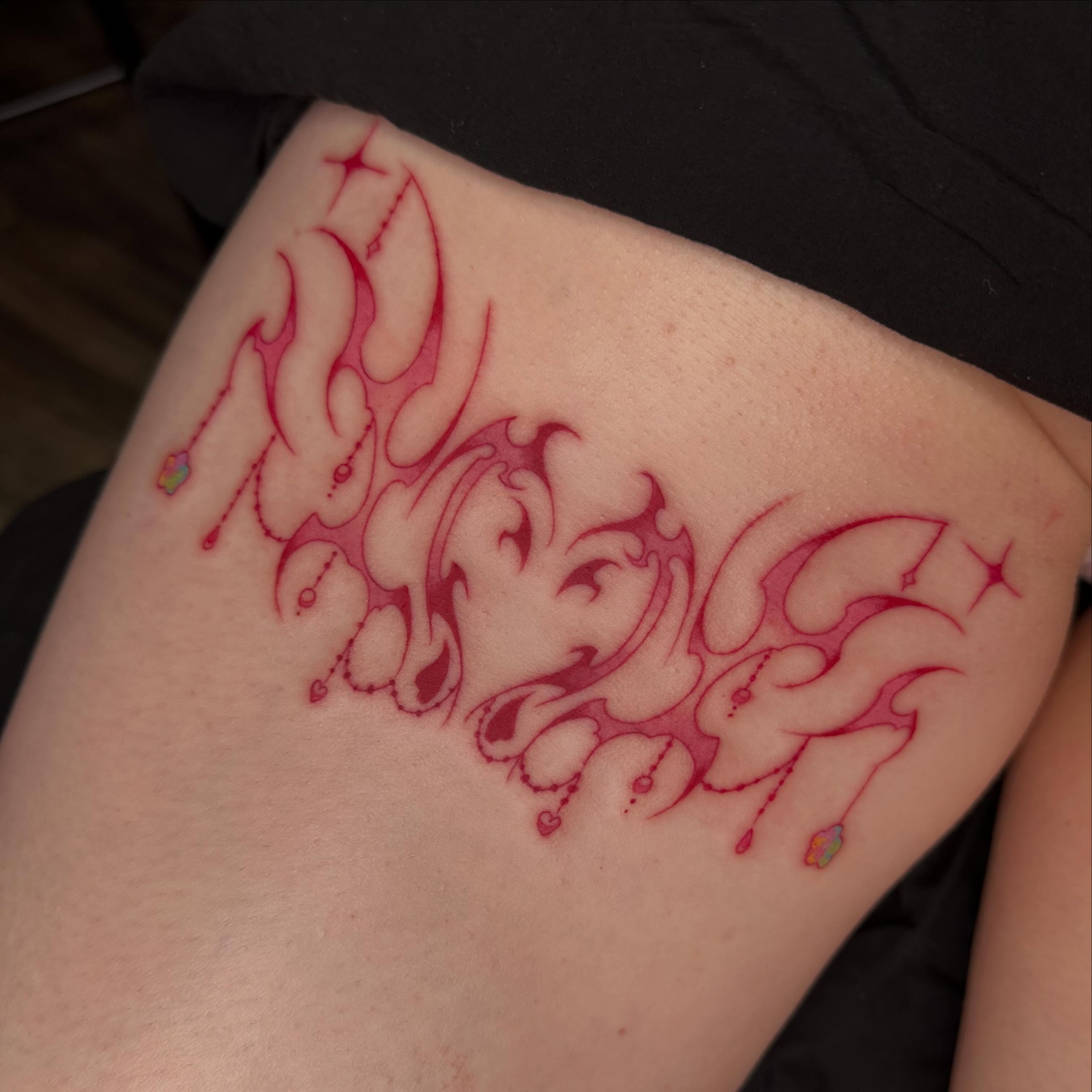 Floral design tribal tattoo on the thigh by 𝔅𝔞𝔱𝔅𝔬𝔫𝔢 🦇Mariah Hernandez